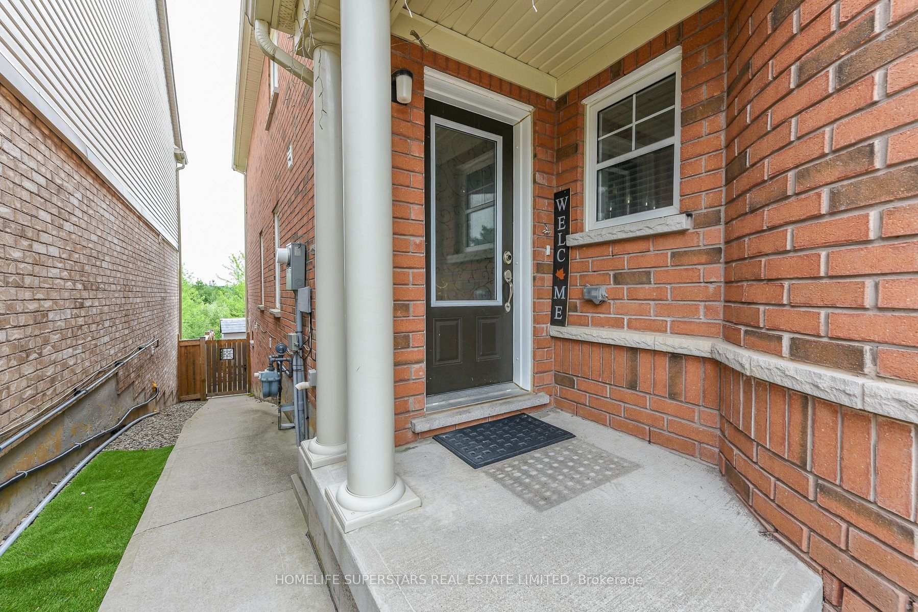 Photo 3 of 8 Miracle Trail N, Brampton, Northwest Brampton — HOMEH