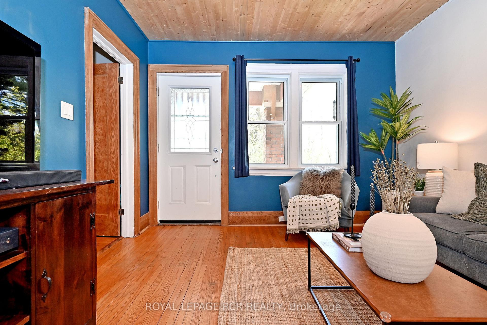 Photo 3 of 116 Buckingham Avenue, Oshawa, O'Neill — HOMEH