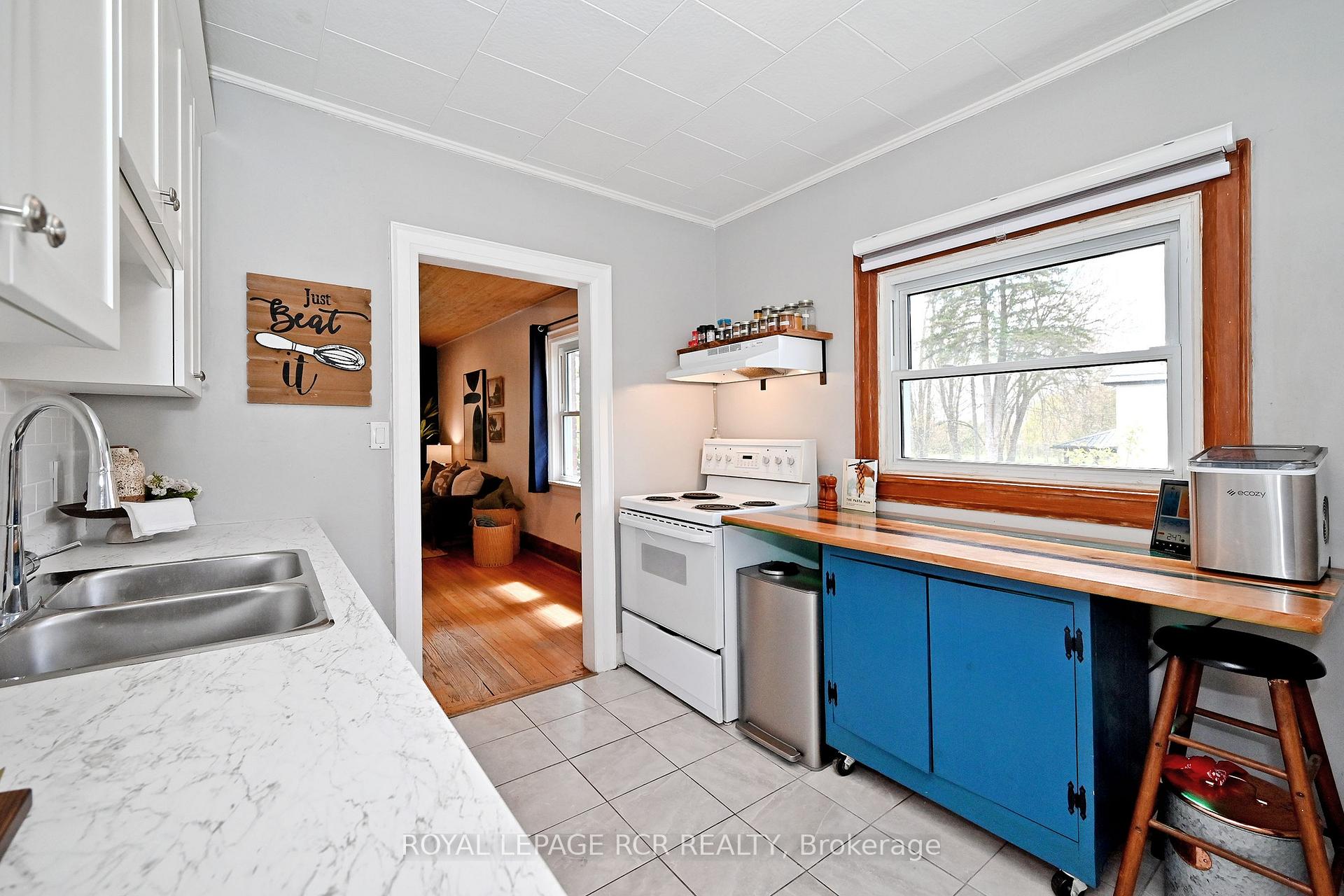 Photo 8 of 116 Buckingham Avenue, Oshawa, O'Neill — HOMEH