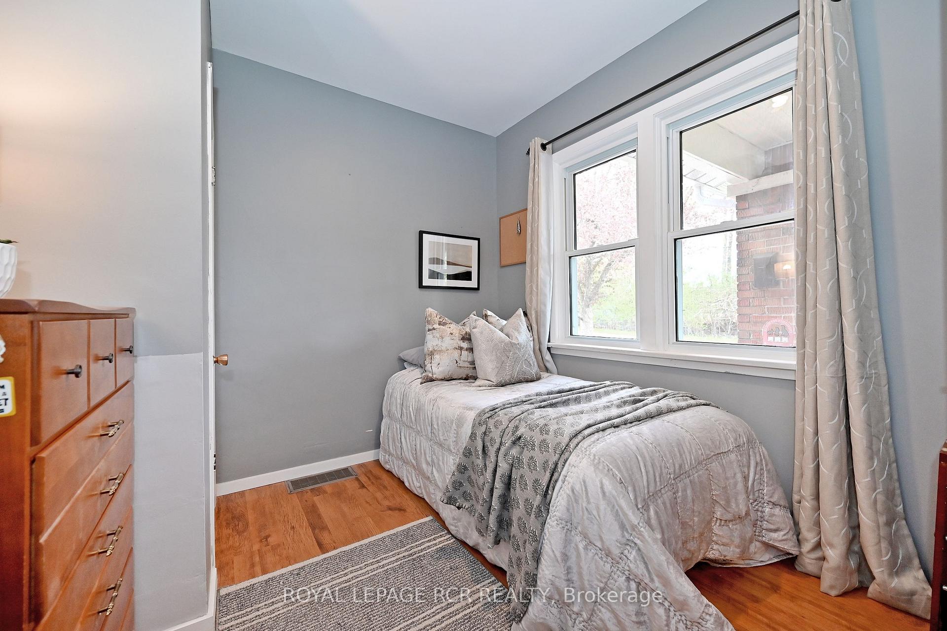 Photo 18 of 116 Buckingham Avenue, Oshawa, O'Neill — HOMEH