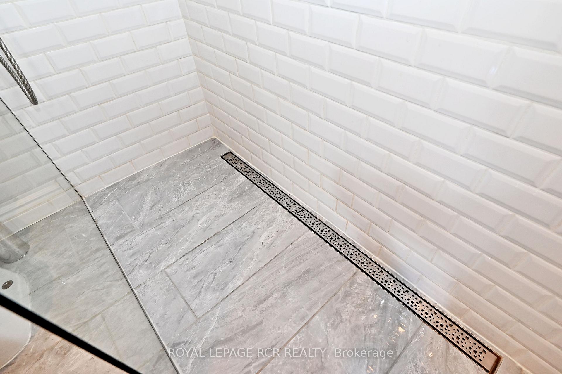 Photo 23 of 116 Buckingham Avenue, Oshawa, O'Neill — HOMEH