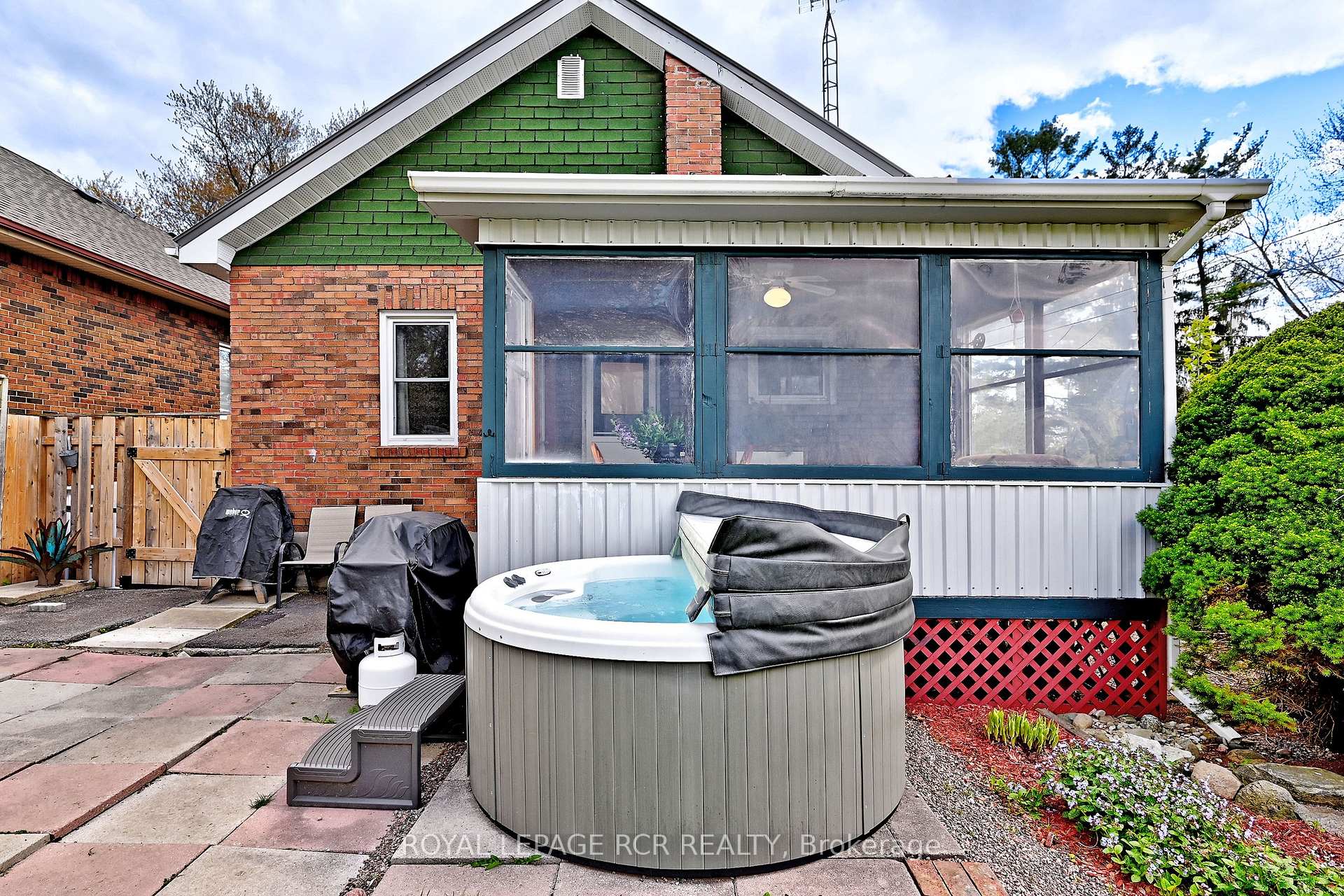 Photo 42 of 116 Buckingham Avenue, Oshawa, O'Neill — HOMEH