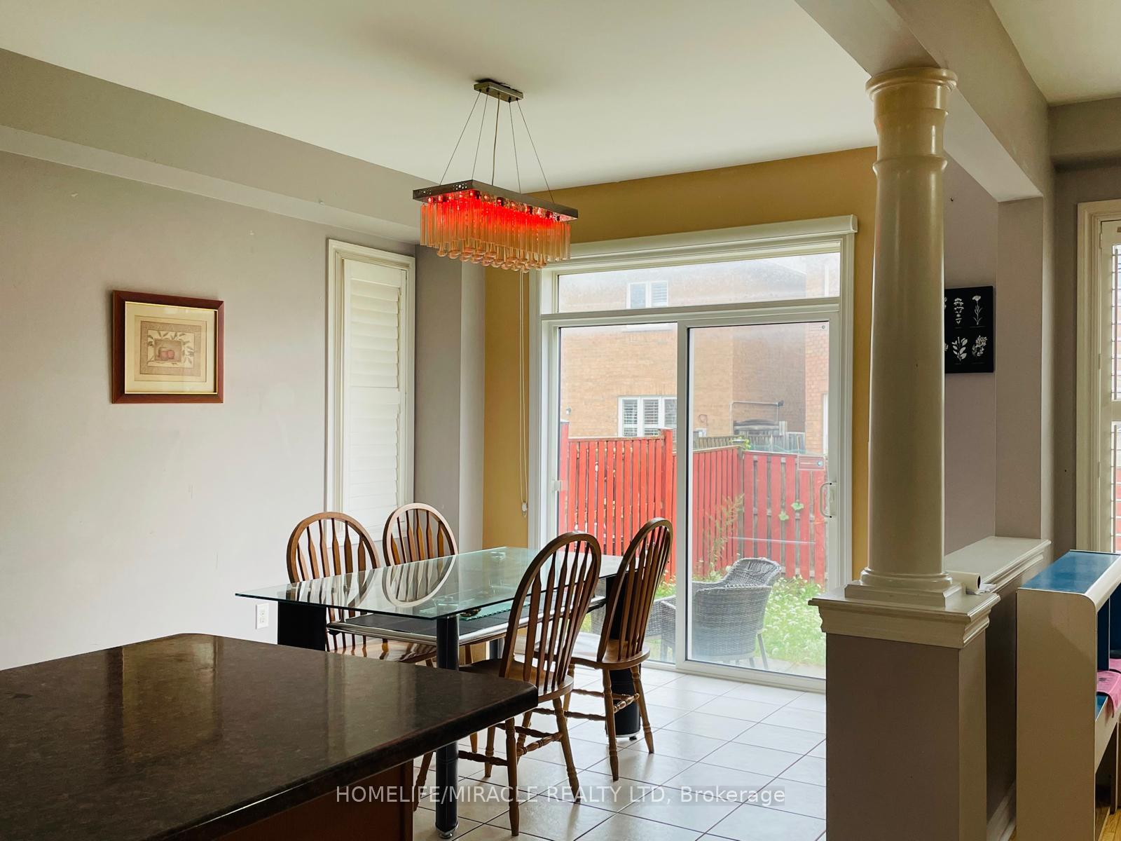 Photo 3 of 88 Summitgreen Crescent, Brampton, Sandringham-Wellington — HOMEH
