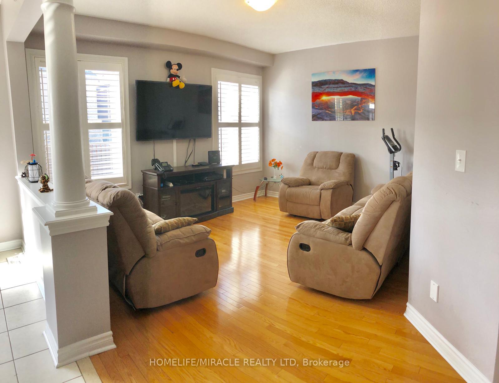 Photo 4 of 88 Summitgreen Crescent, Brampton, Sandringham-Wellington — HOMEH