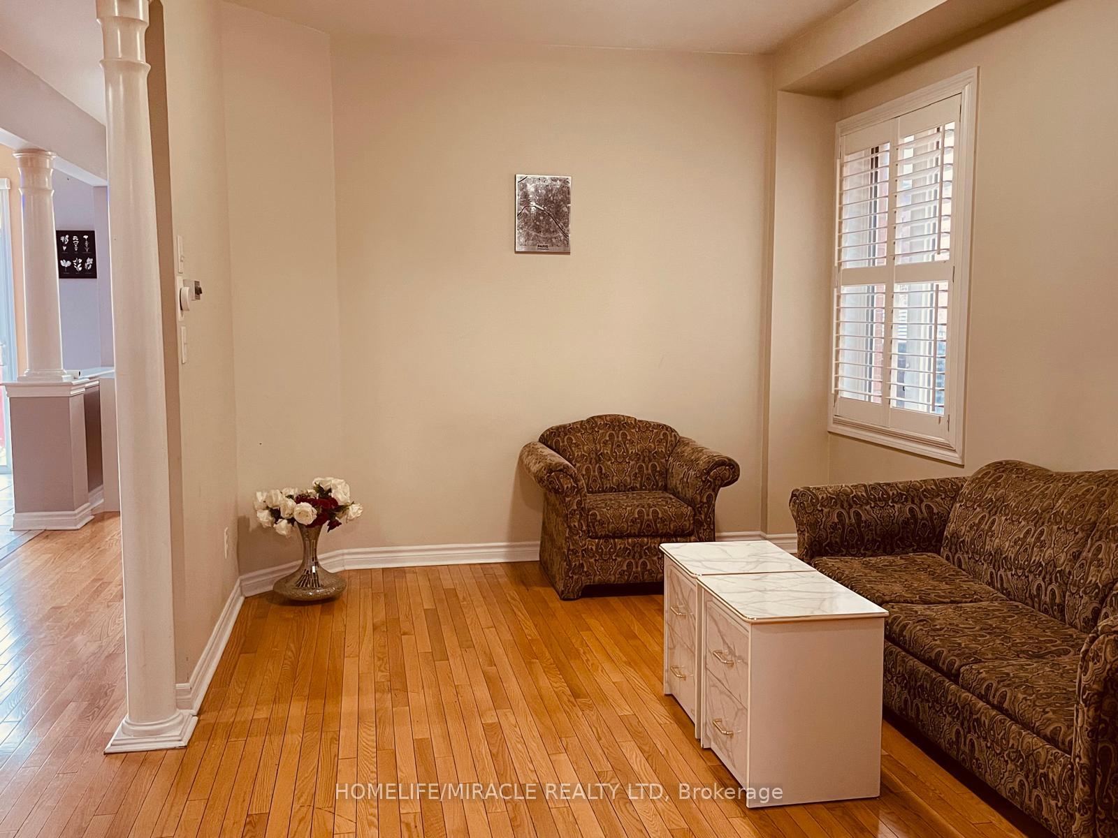 Photo 5 of 88 Summitgreen Crescent, Brampton, Sandringham-Wellington — HOMEH