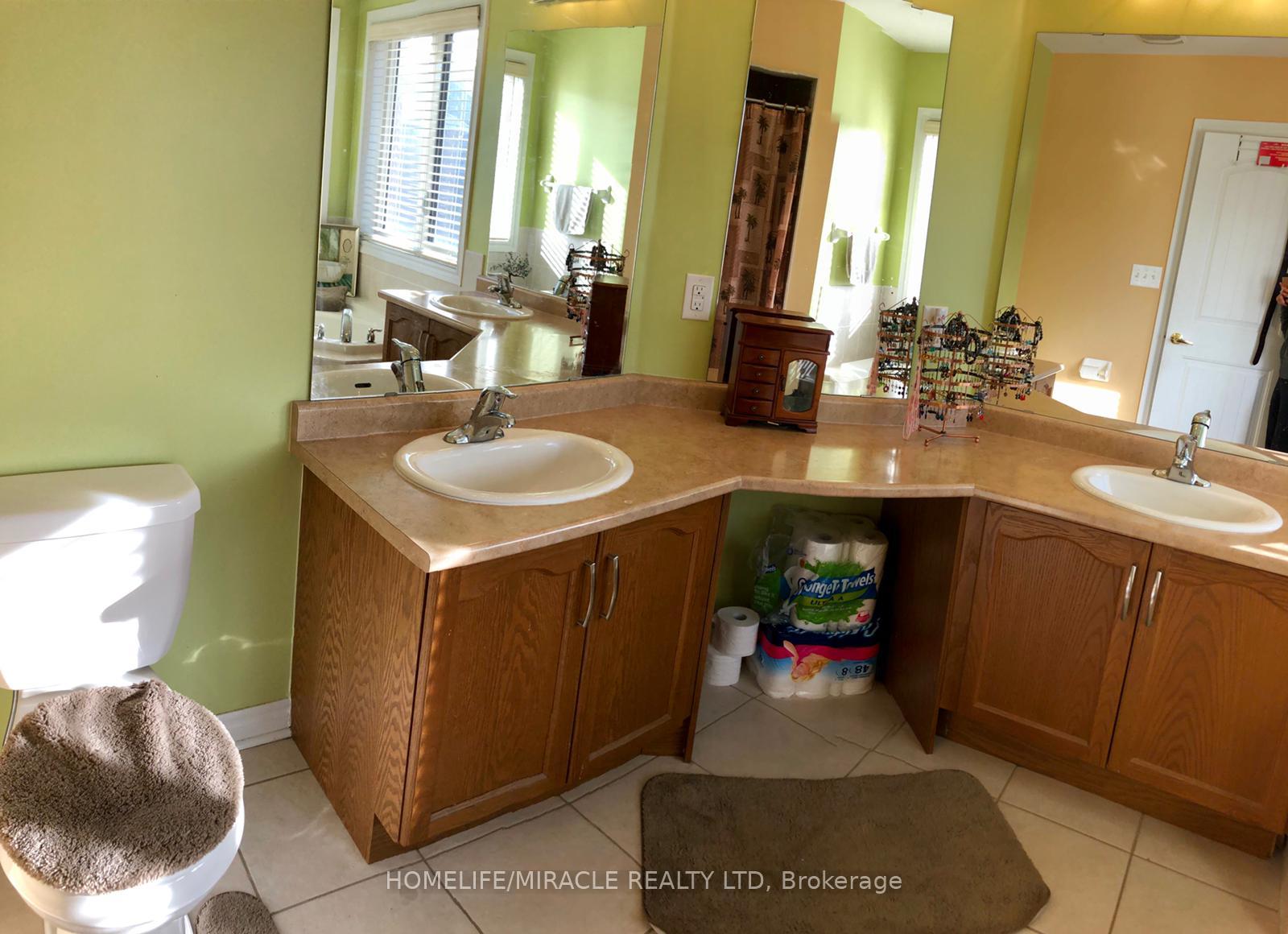 Photo 9 of 88 Summitgreen Crescent, Brampton, Sandringham-Wellington — HOMEH