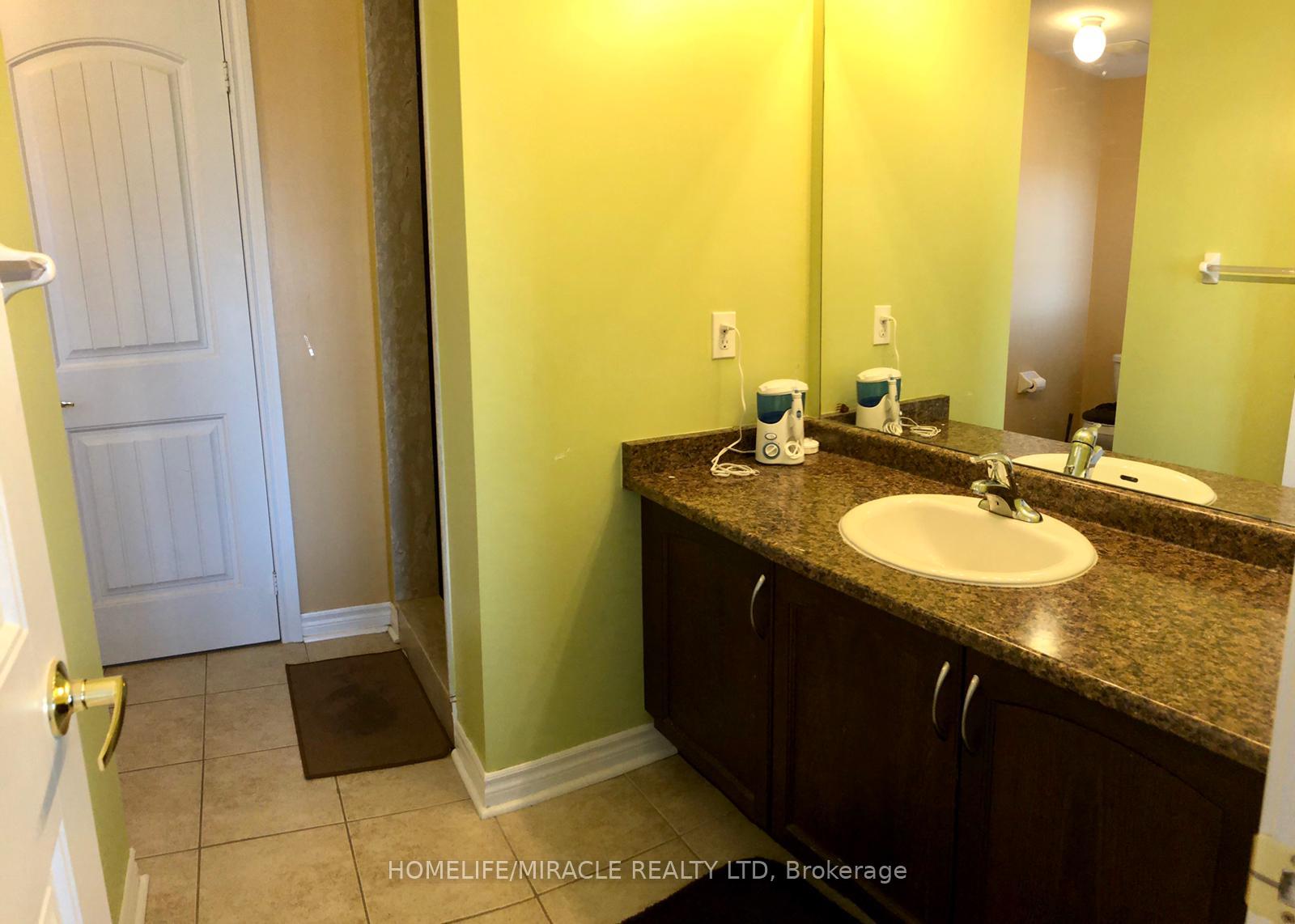 Photo 11 of 88 Summitgreen Crescent, Brampton, Sandringham-Wellington — HOMEH