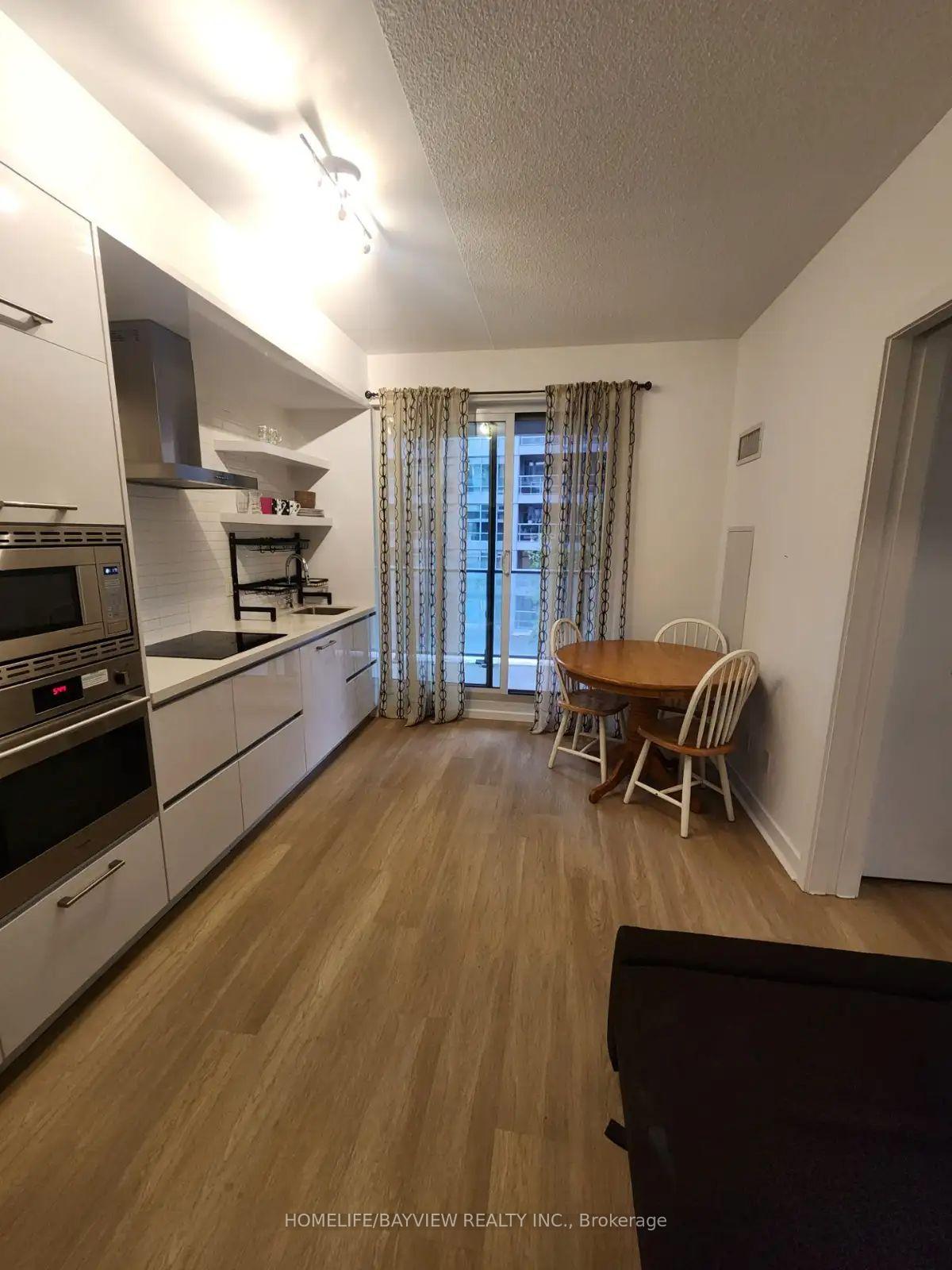Photo 2 of Unit 406, 2221 yonge Street, Toronto, Mount Pleasant West — HOMEH