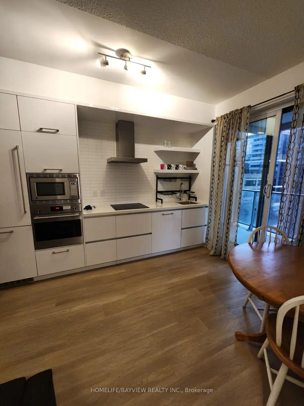 Photo 3 of Unit 406, 2221 yonge Street, Toronto, Mount Pleasant West — HOMEH
