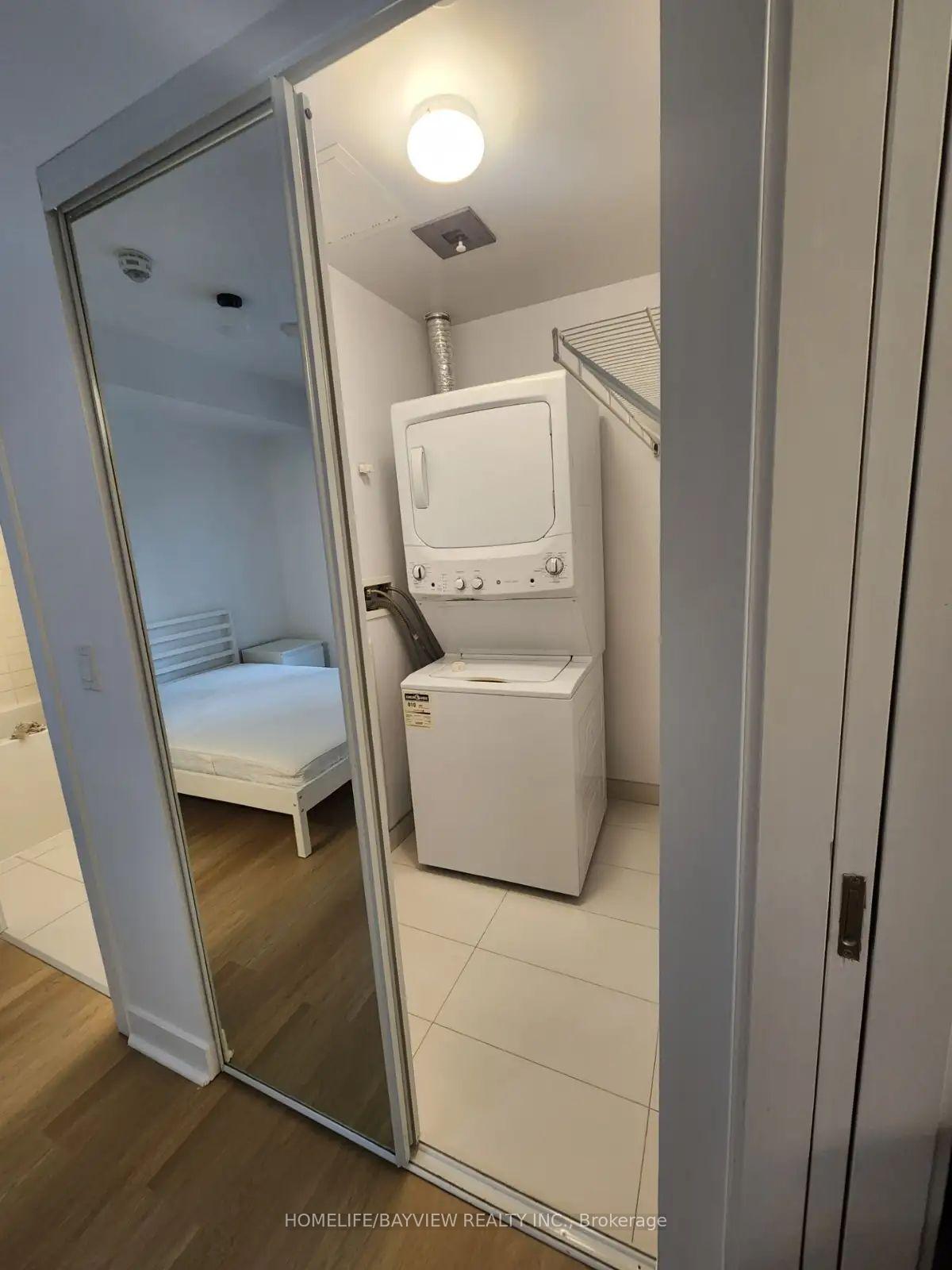 Photo 9 of Unit 406, 2221 yonge Street, Toronto, Mount Pleasant West — HOMEH