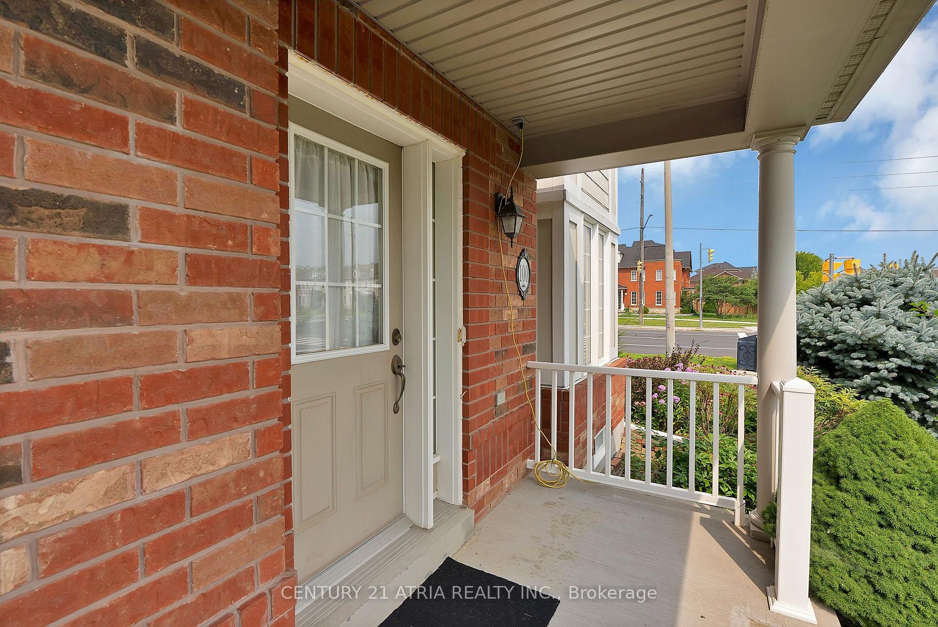 Photo 2 of 100 Gas Lamp Lane, Markham, Cornell — HOMEH