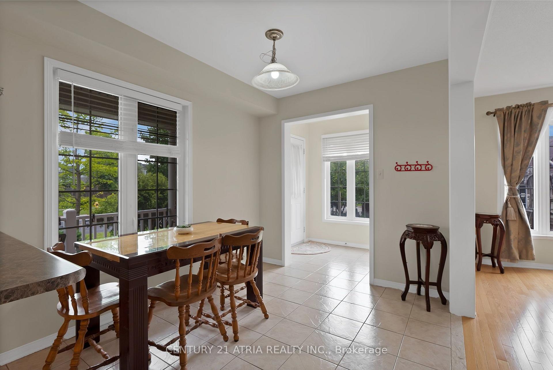 Photo 9 of 100 Gas Lamp Lane, Markham, Cornell — HOMEH