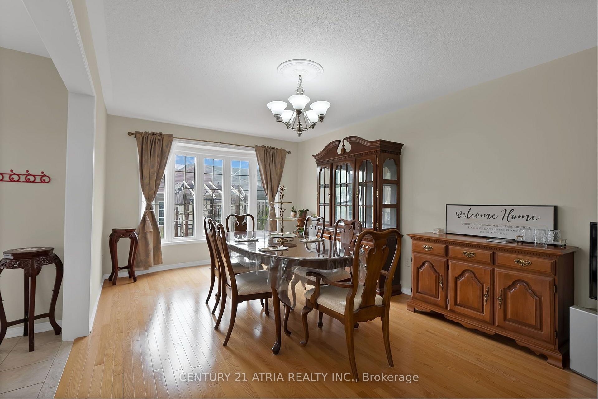 Photo 11 of 100 Gas Lamp Lane, Markham, Cornell — HOMEH
