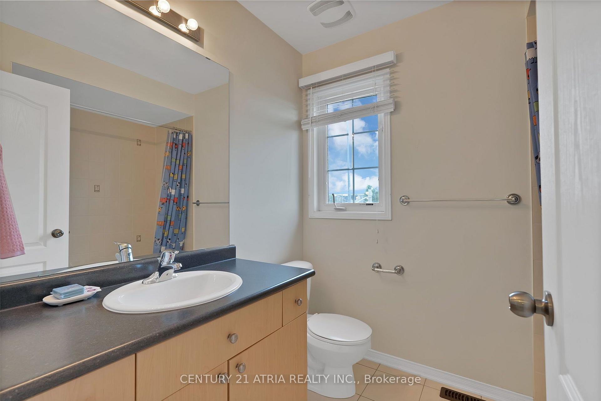 Photo 19 of 100 Gas Lamp Lane, Markham, Cornell — HOMEH