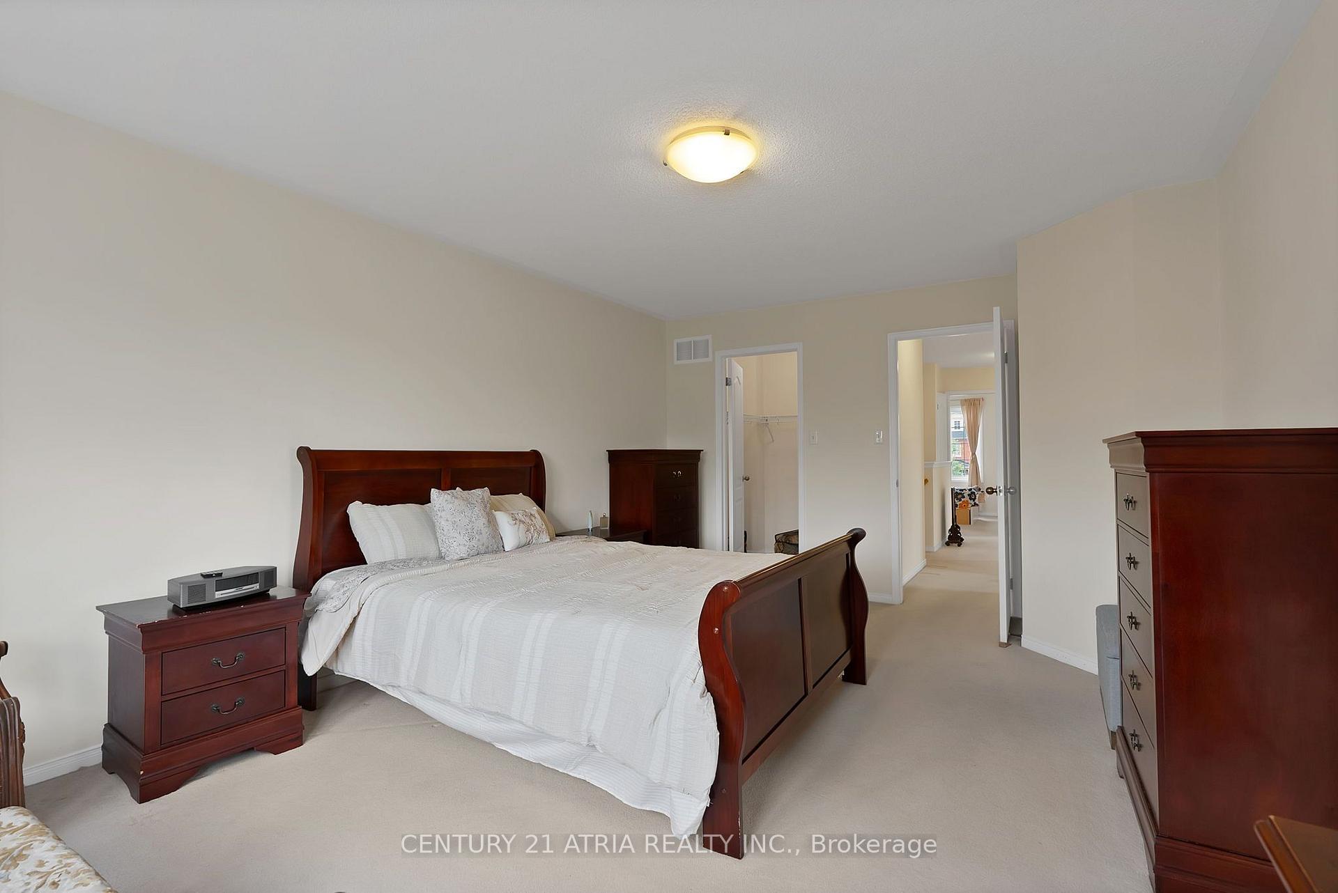 Photo 21 of 100 Gas Lamp Lane, Markham, Cornell — HOMEH