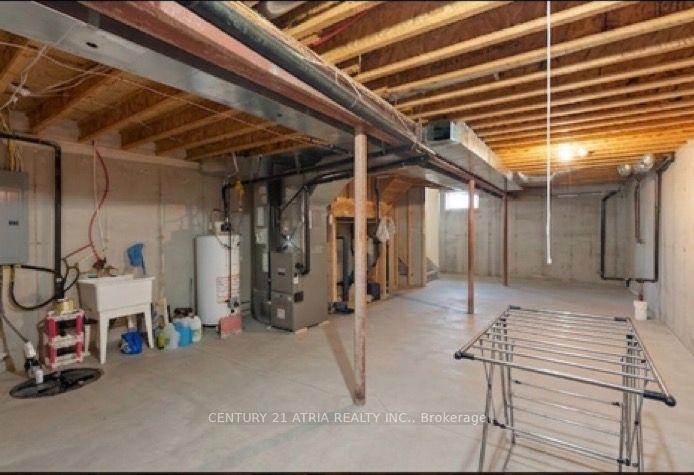 Photo 25 of 100 Gas Lamp Lane, Markham, Cornell — HOMEH