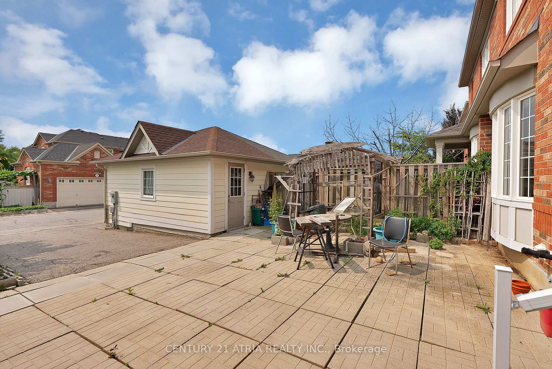 Photo 27 of 100 Gas Lamp Lane, Markham, Cornell — HOMEH
