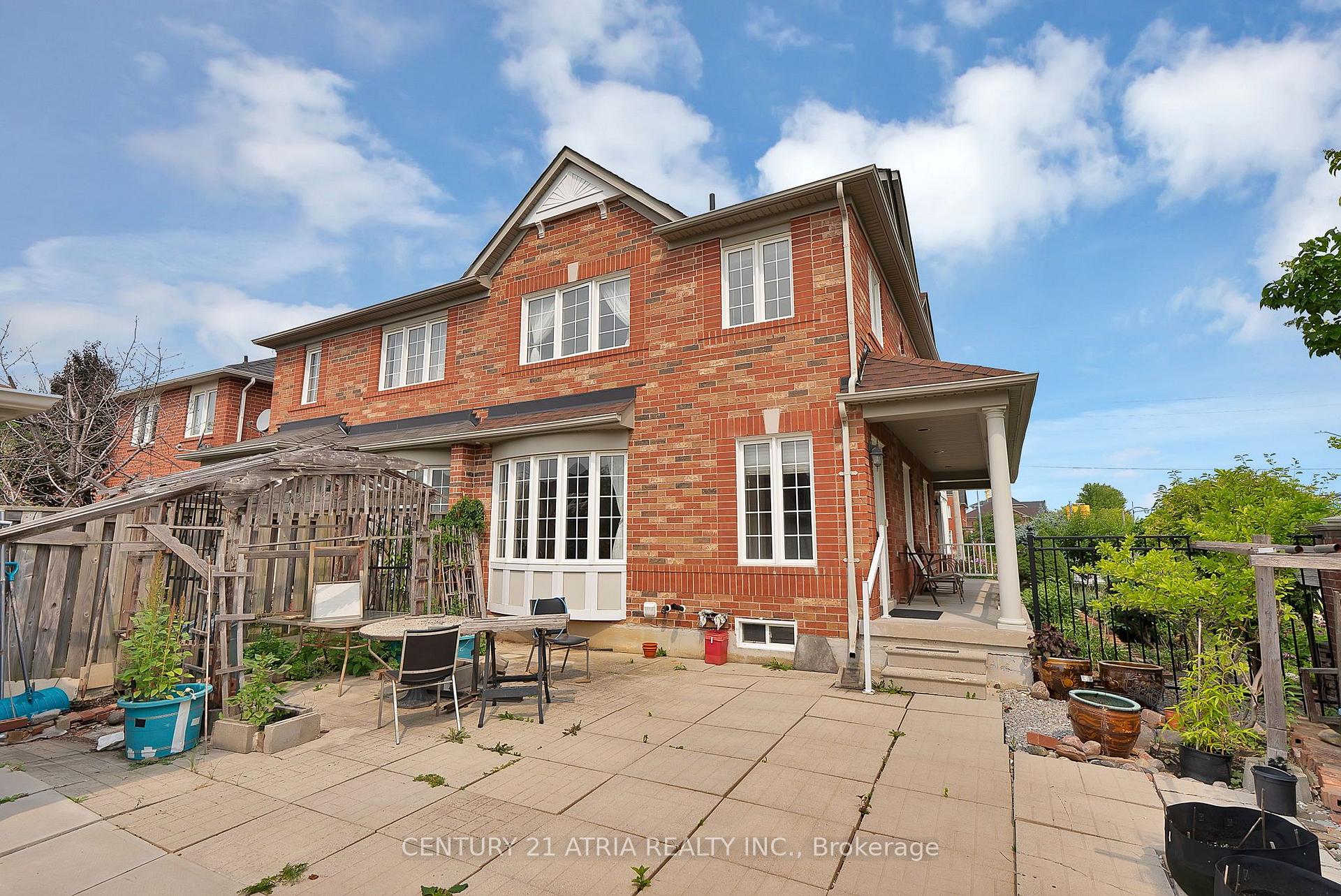 Photo 29 of 100 Gas Lamp Lane, Markham, Cornell — HOMEH