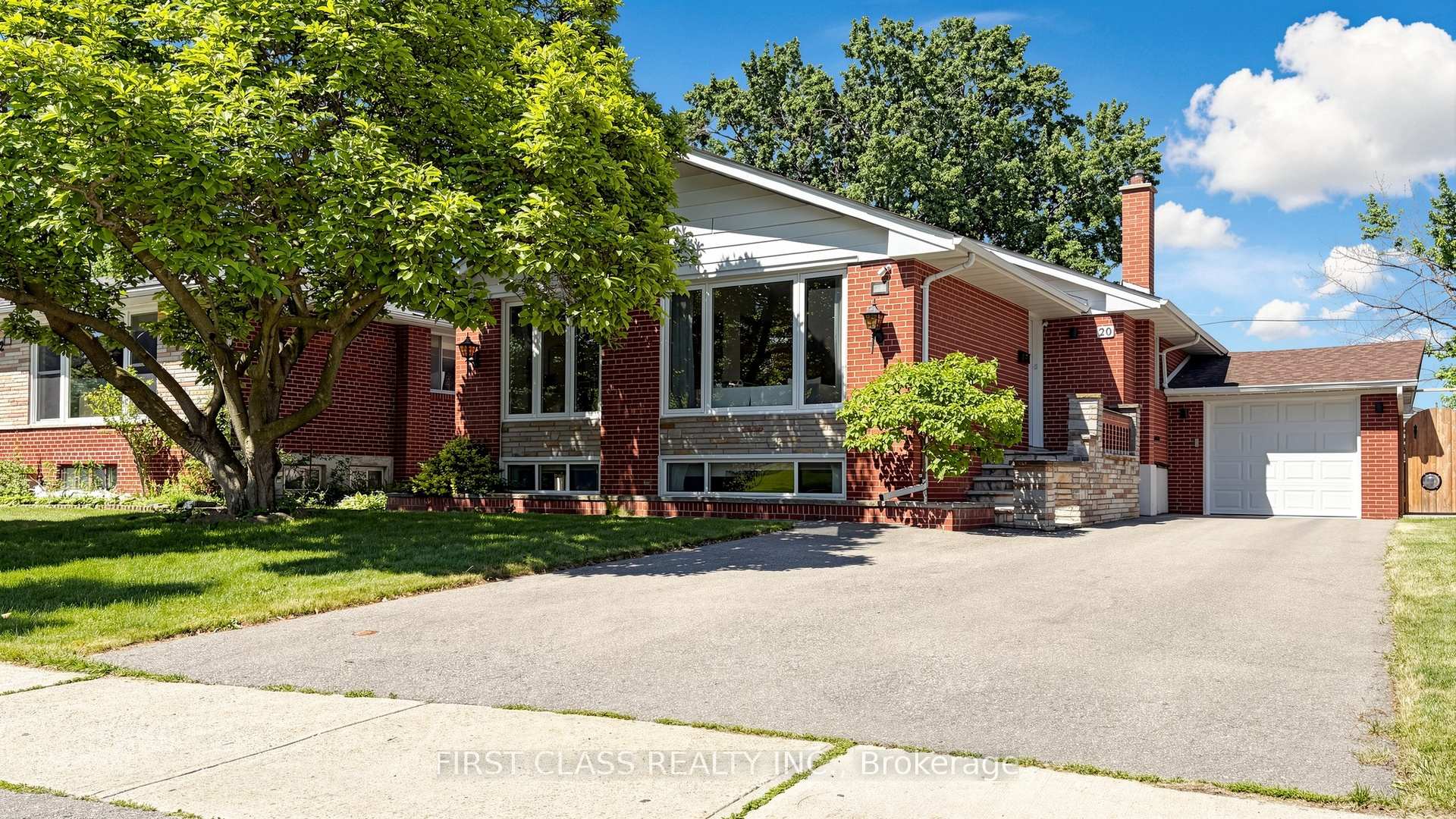 Photo 1 of 20 Brampton Road, Etobicoke, Willowridge-Martingrove-Richview — HOMEH
