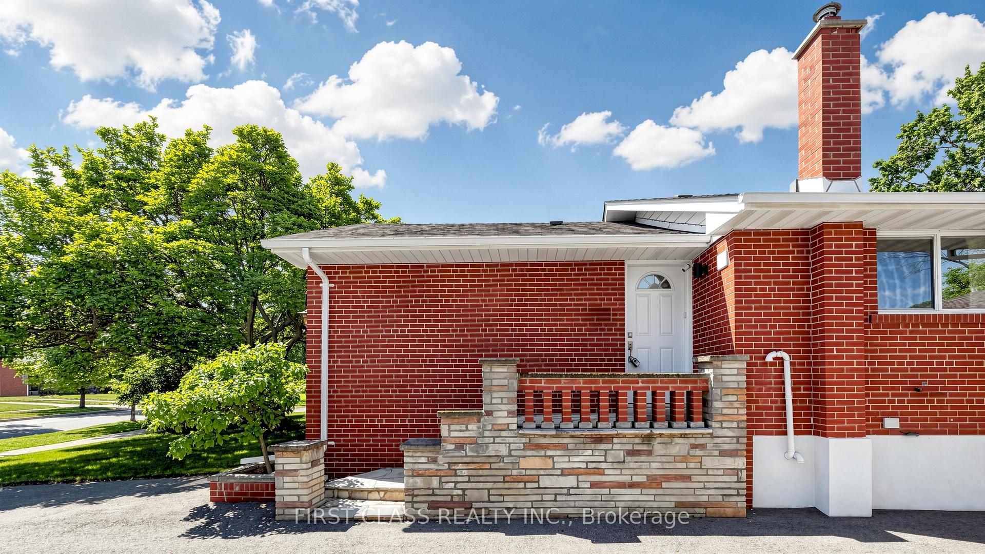 Photo 5 of 20 Brampton Road, Etobicoke, Willowridge-Martingrove-Richview — HOMEH