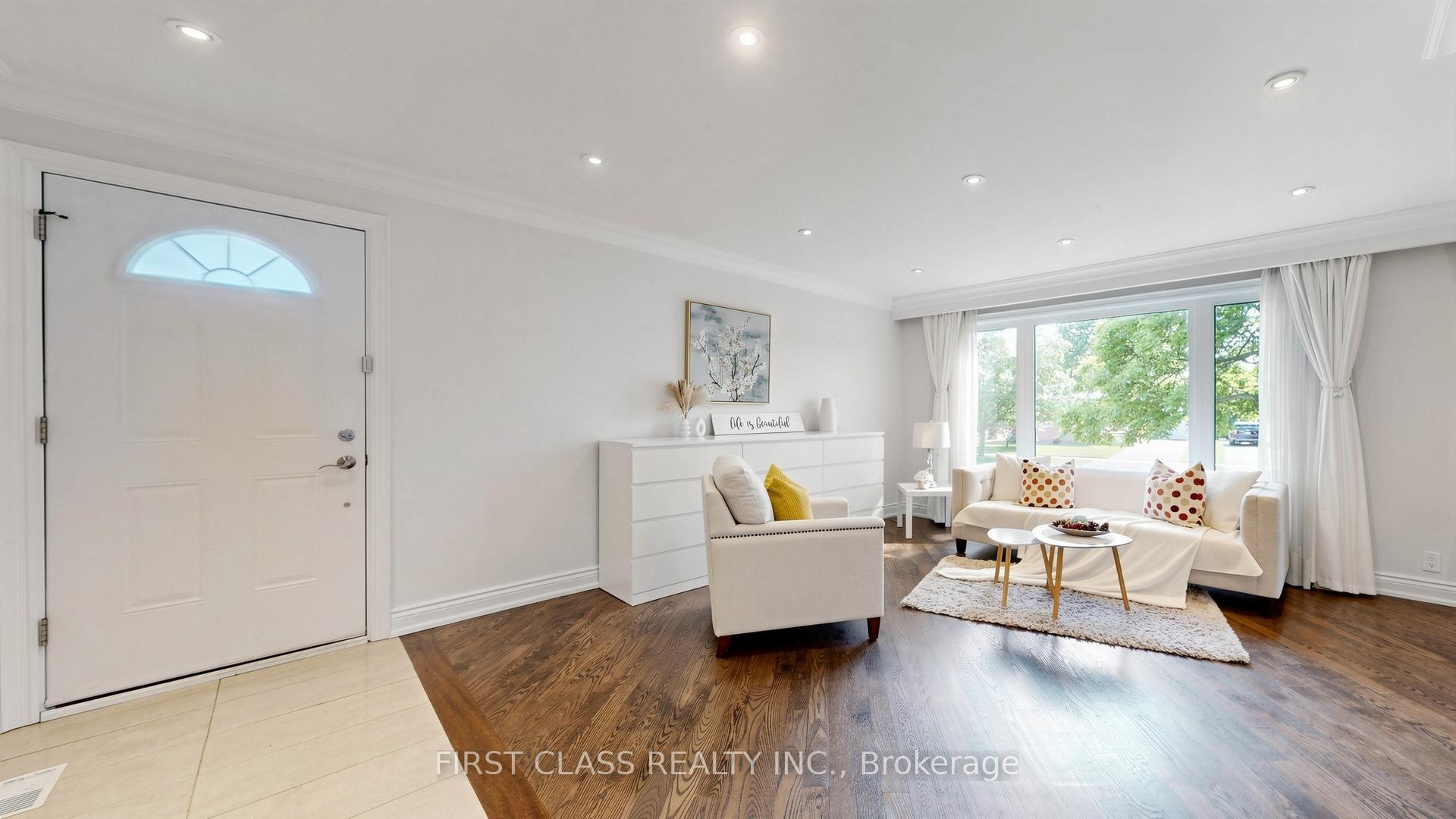 Photo 8 of 20 Brampton Road, Etobicoke, Willowridge-Martingrove-Richview — HOMEH