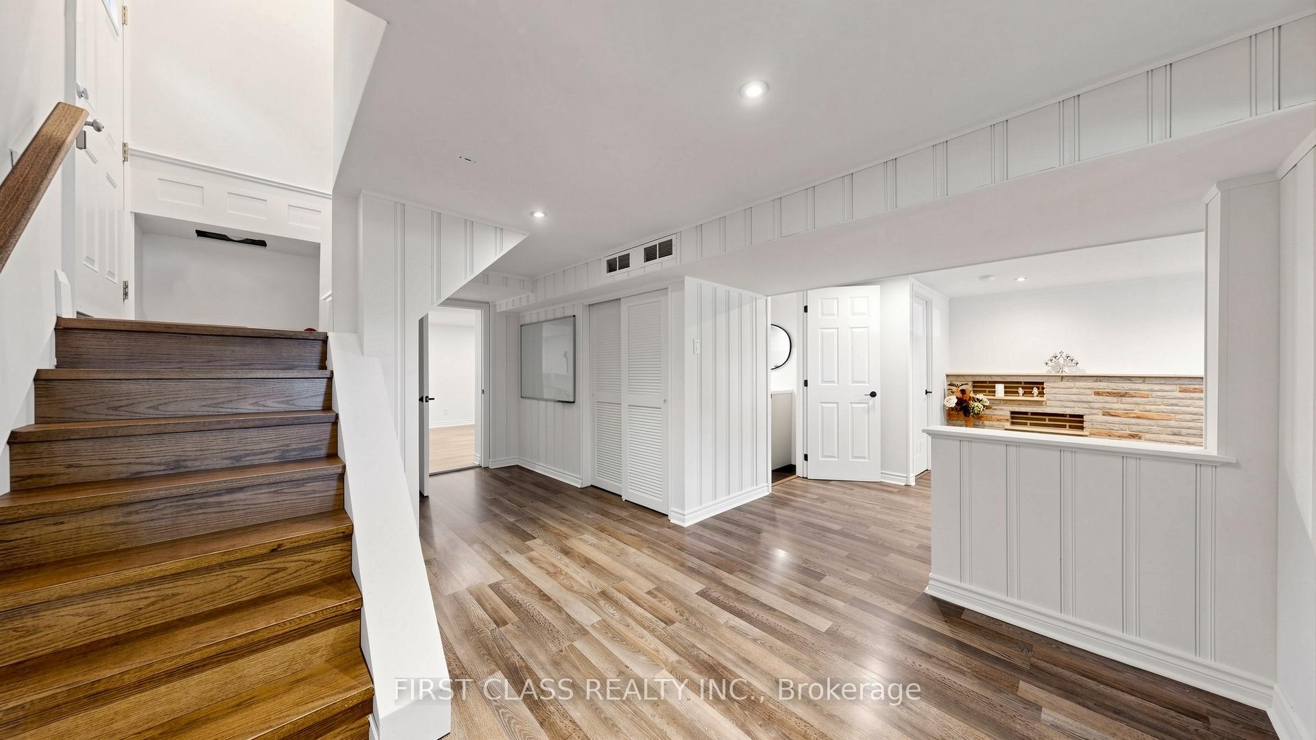 Photo 33 of 20 Brampton Road, Etobicoke, Willowridge-Martingrove-Richview — HOMEH