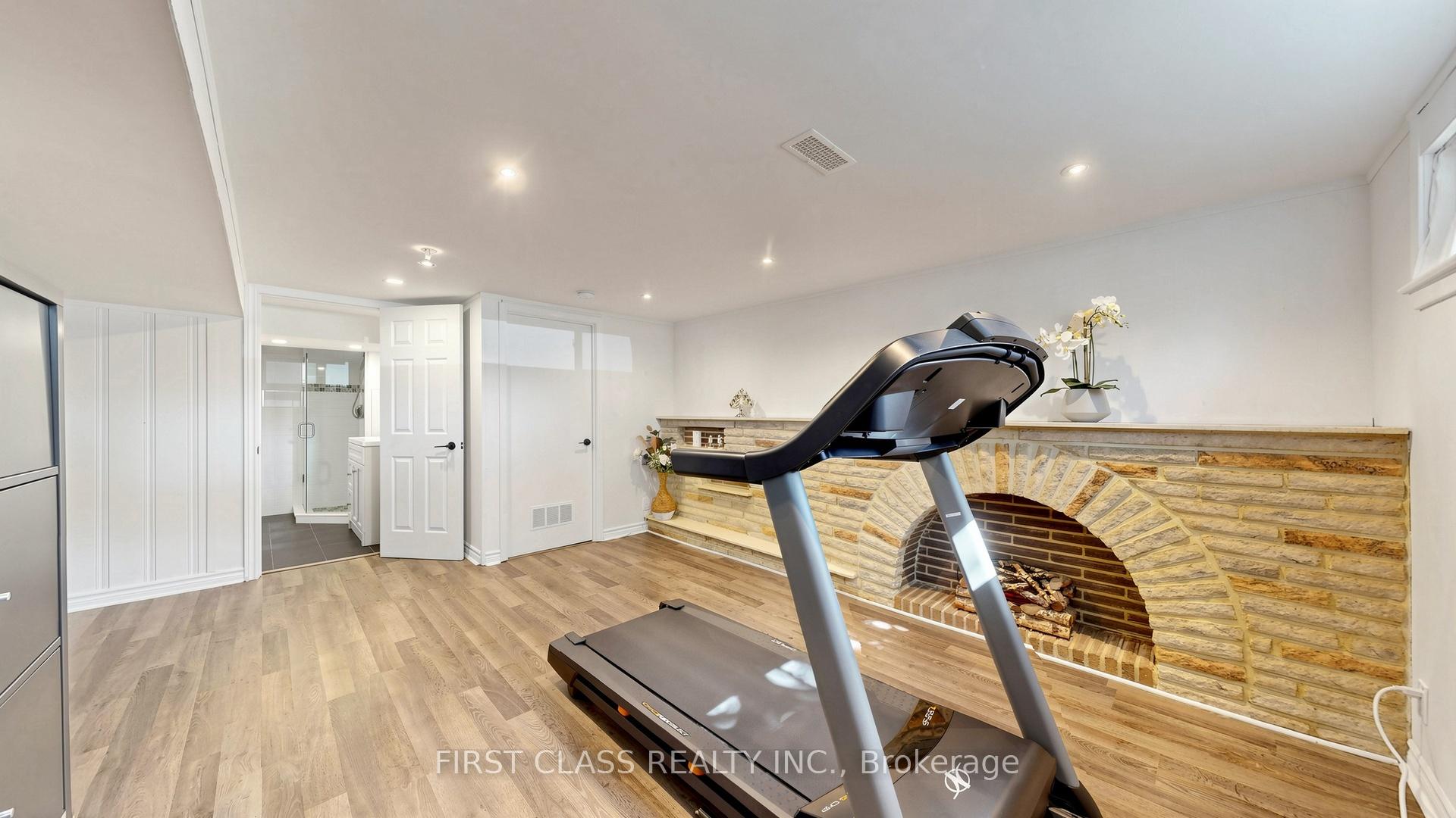 Photo 37 of 20 Brampton Road, Etobicoke, Willowridge-Martingrove-Richview — HOMEH