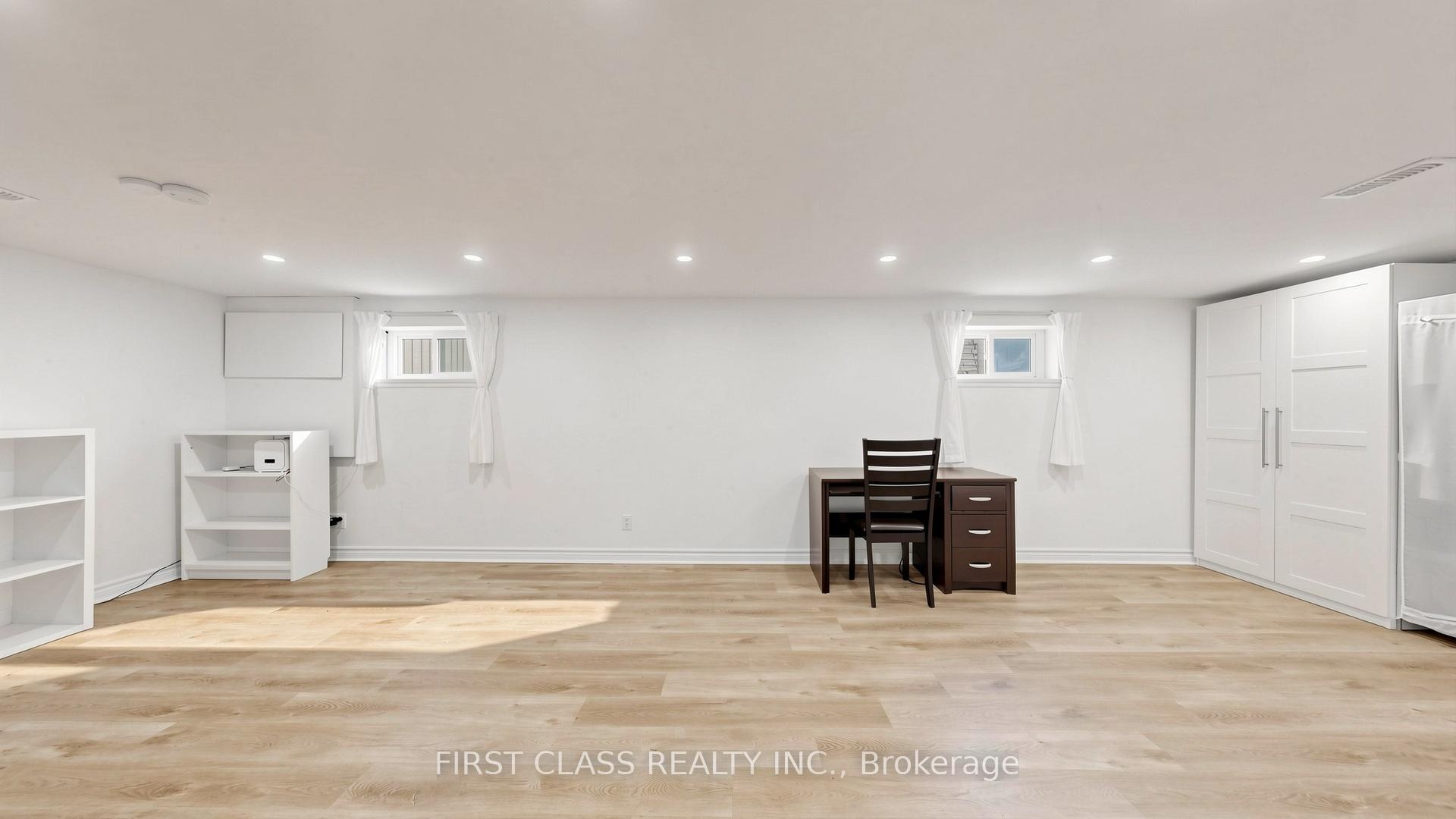 Photo 39 of 20 Brampton Road, Etobicoke, Willowridge-Martingrove-Richview — HOMEH