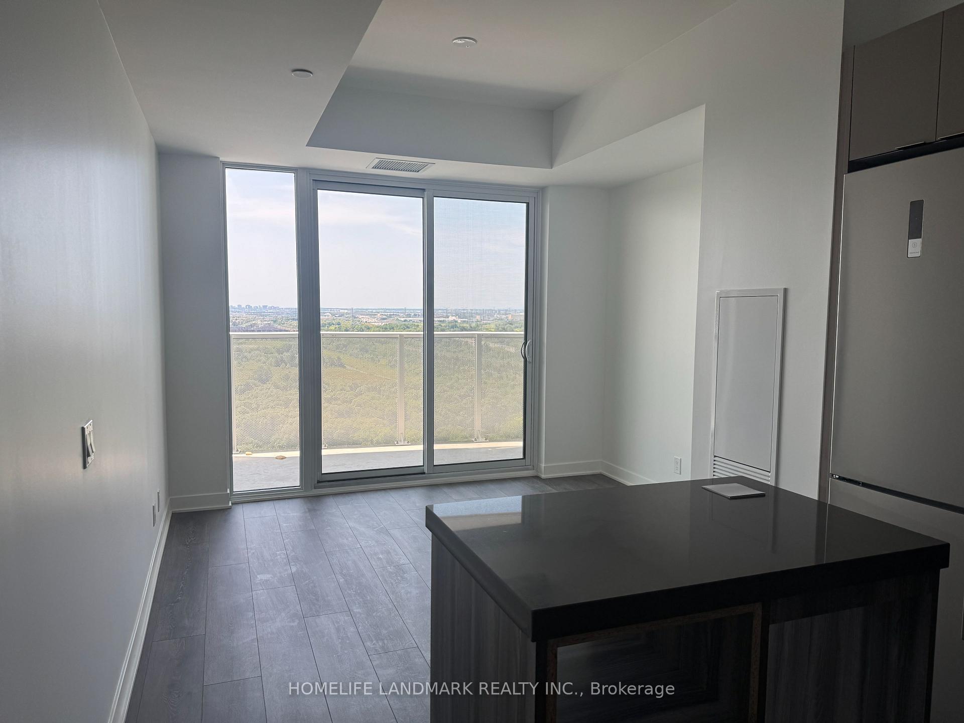 Photo 4 of Unit 1916, 6 Flavelle Trail, Vaughan, Steeles West Industrial — HOMEH