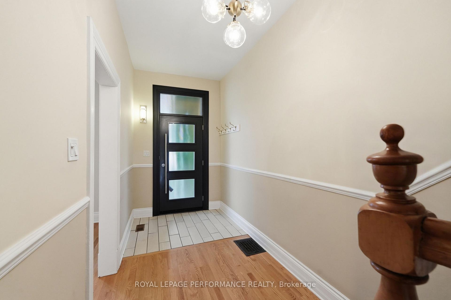 Photo 4 of 284 Crichton Street, Ottawa, Lindenlea — HOMEH