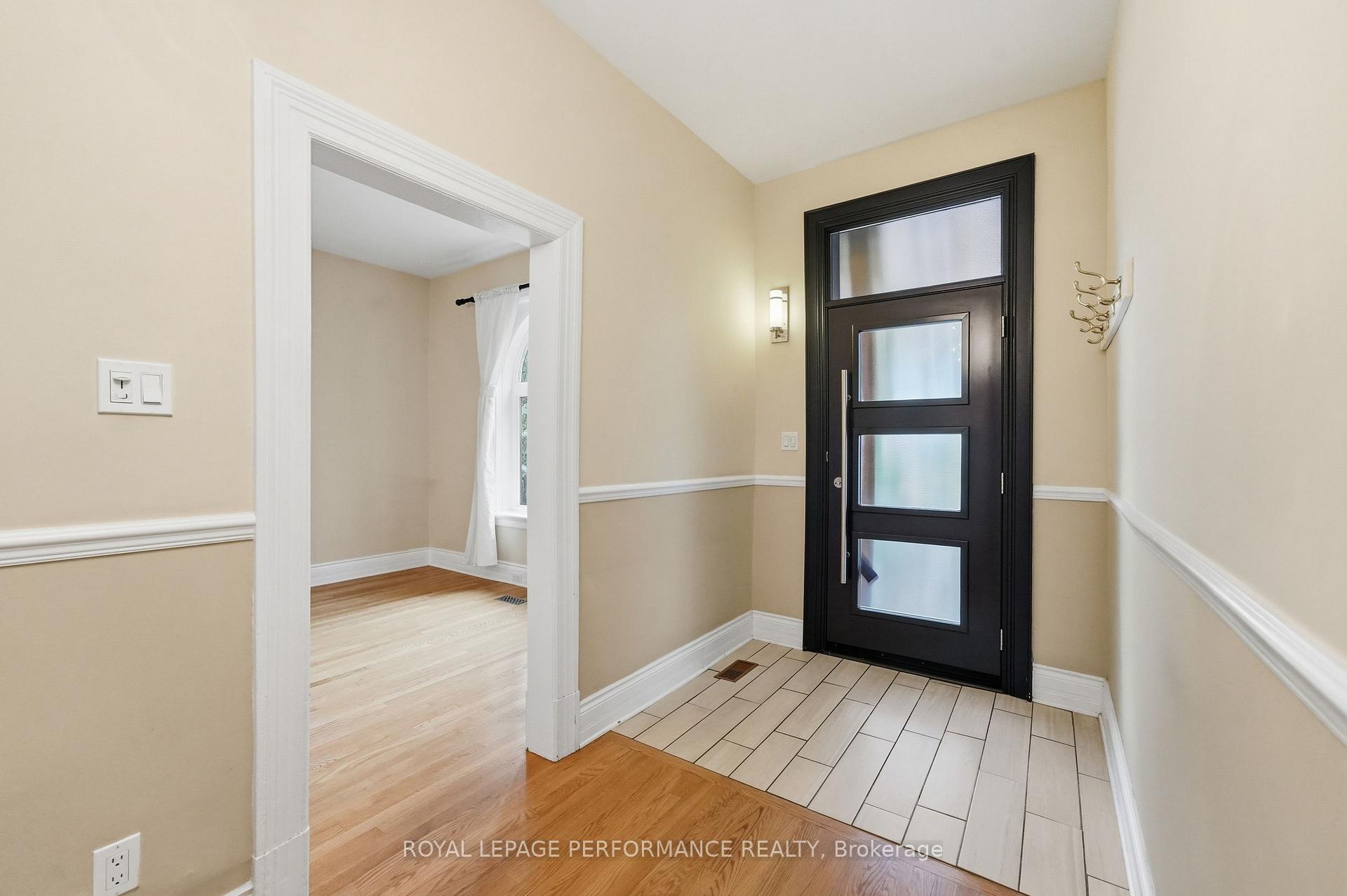 Photo 5 of 284 Crichton Street, Ottawa, Lindenlea — HOMEH