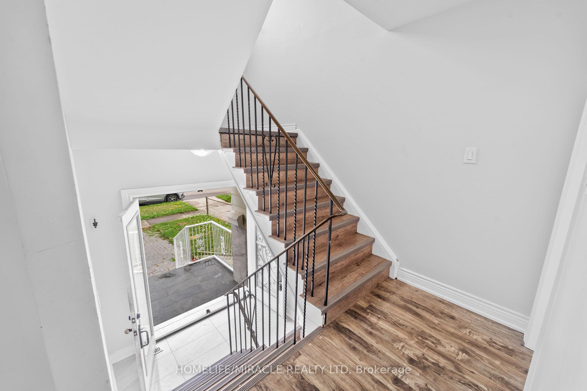 Photo 22 of 115 Bruce Beer Drive, Brampton, Madoc — HOMEH
