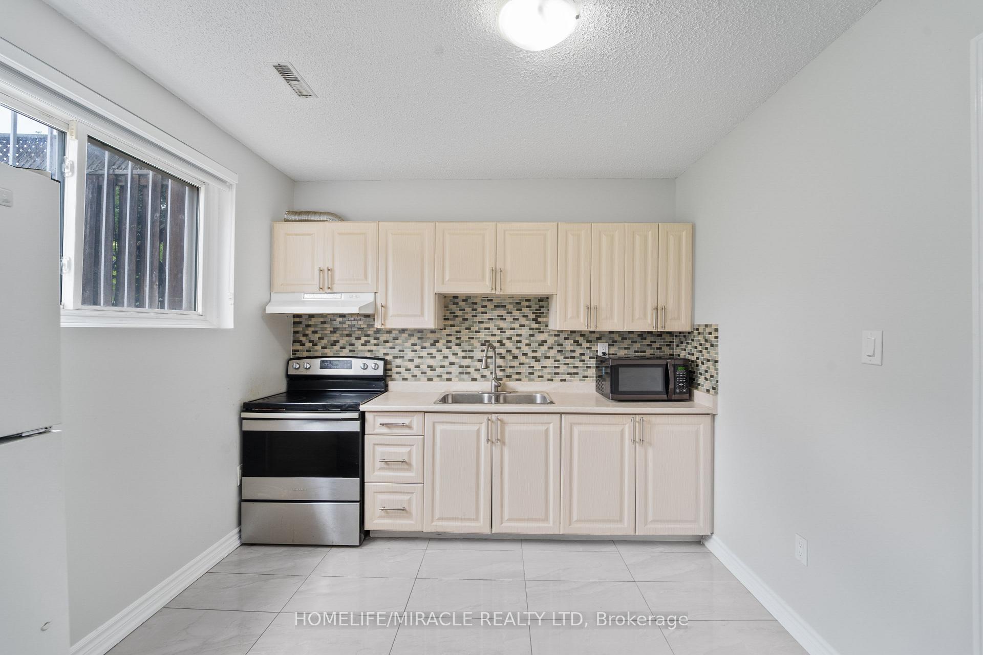 Photo 43 of 115 Bruce Beer Drive, Brampton, Madoc — HOMEH