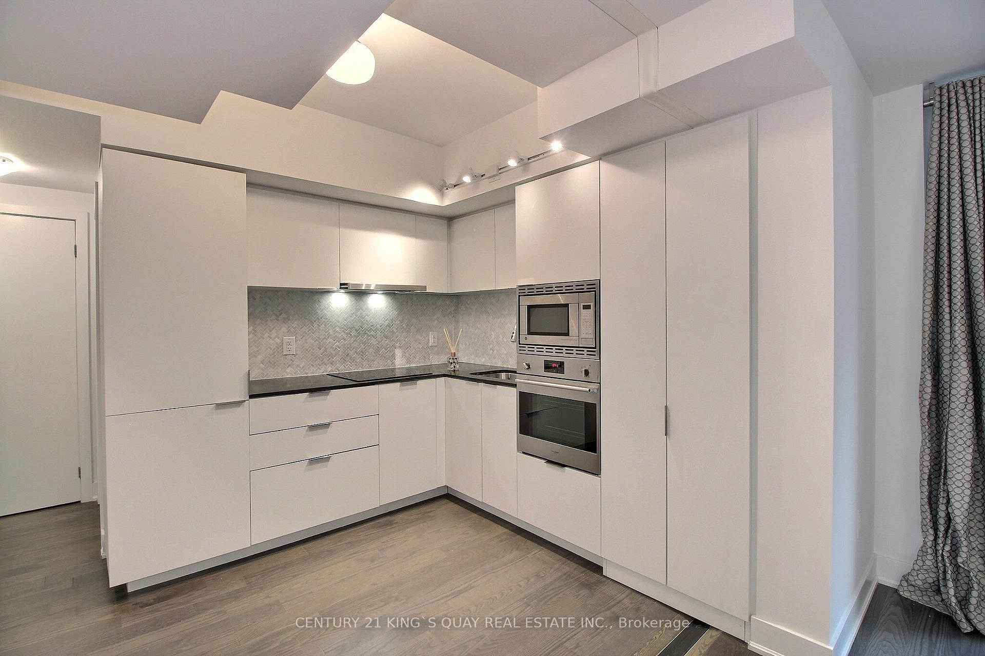 Photo 3 of Unit 403, 955 Bay Street, Toronto, Bay Street Corridor — HOMEH