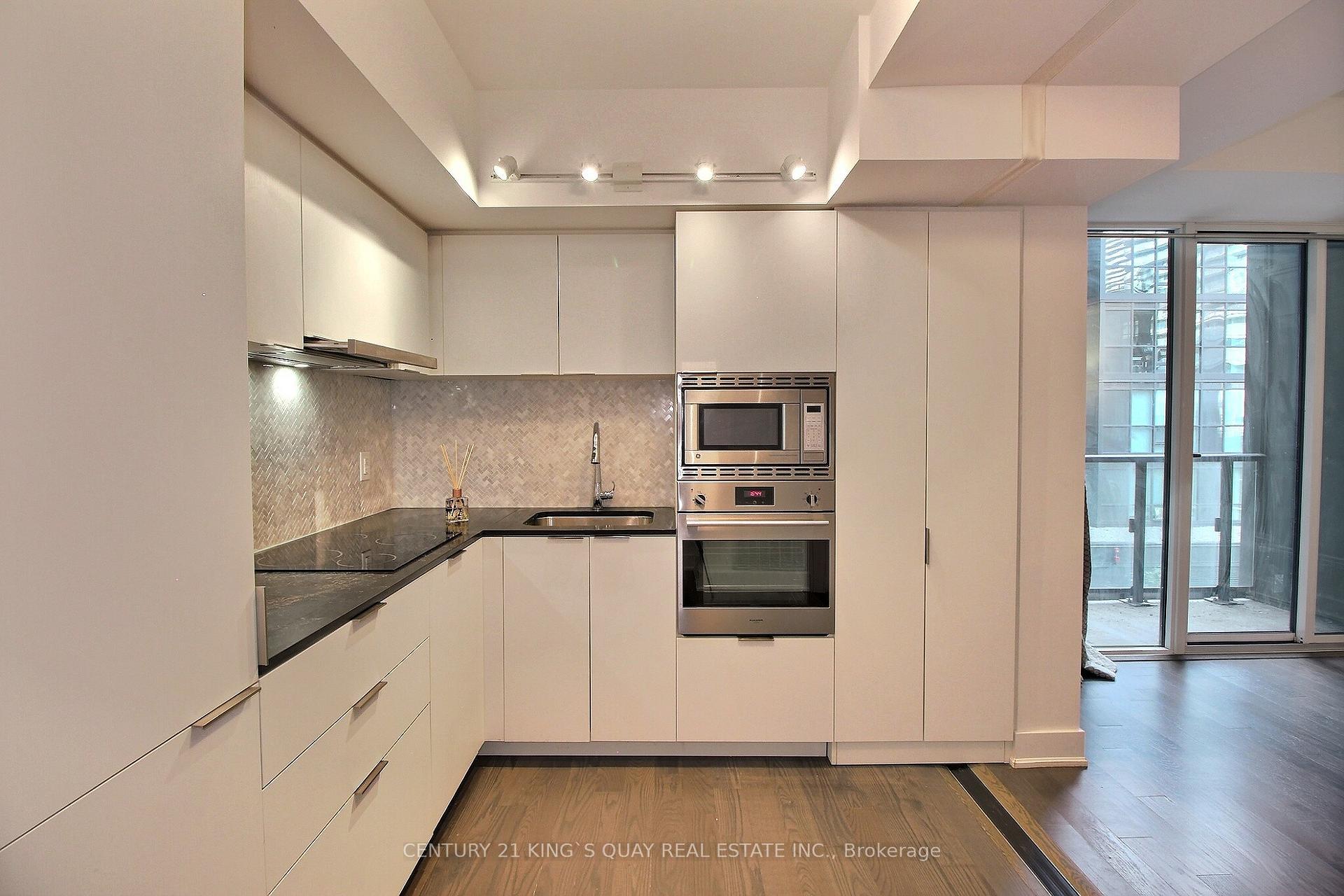 Photo 5 of Unit 403, 955 Bay Street, Toronto, Bay Street Corridor — HOMEH