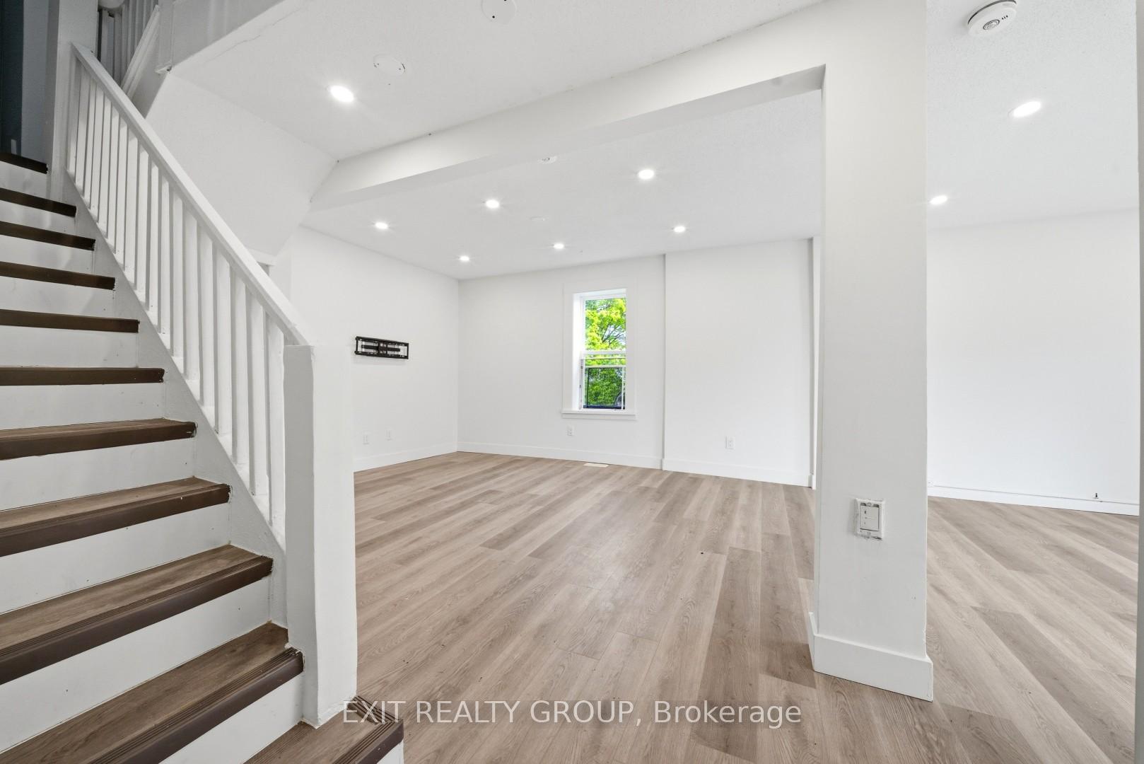 Photo 5 of 24 Albion Street, Belleville, Belleville Ward — HOMEH