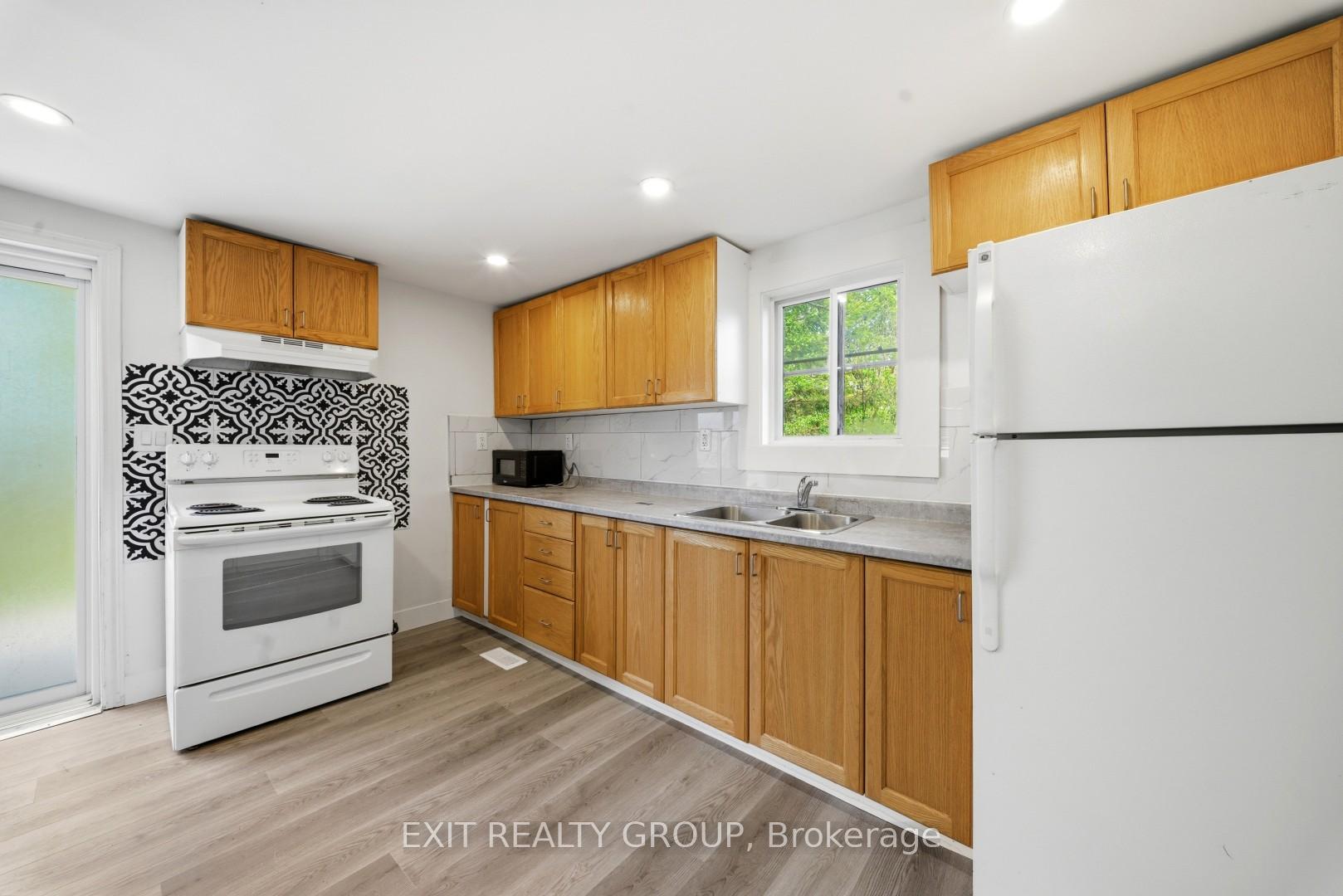 Photo 11 of 24 Albion Street, Belleville, Belleville Ward — HOMEH
