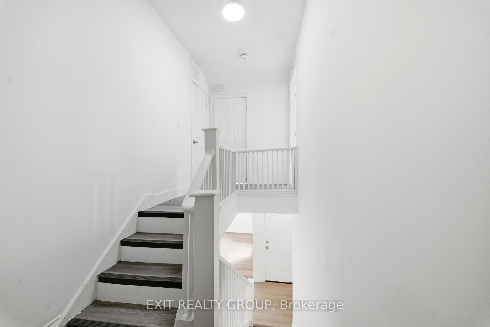 Photo 19 of 24 Albion Street, Belleville, Belleville Ward — HOMEH