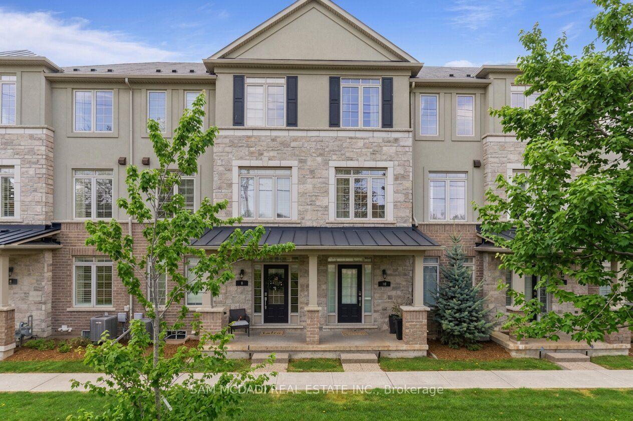 Front of Unit 9, 215 Dundas Street E