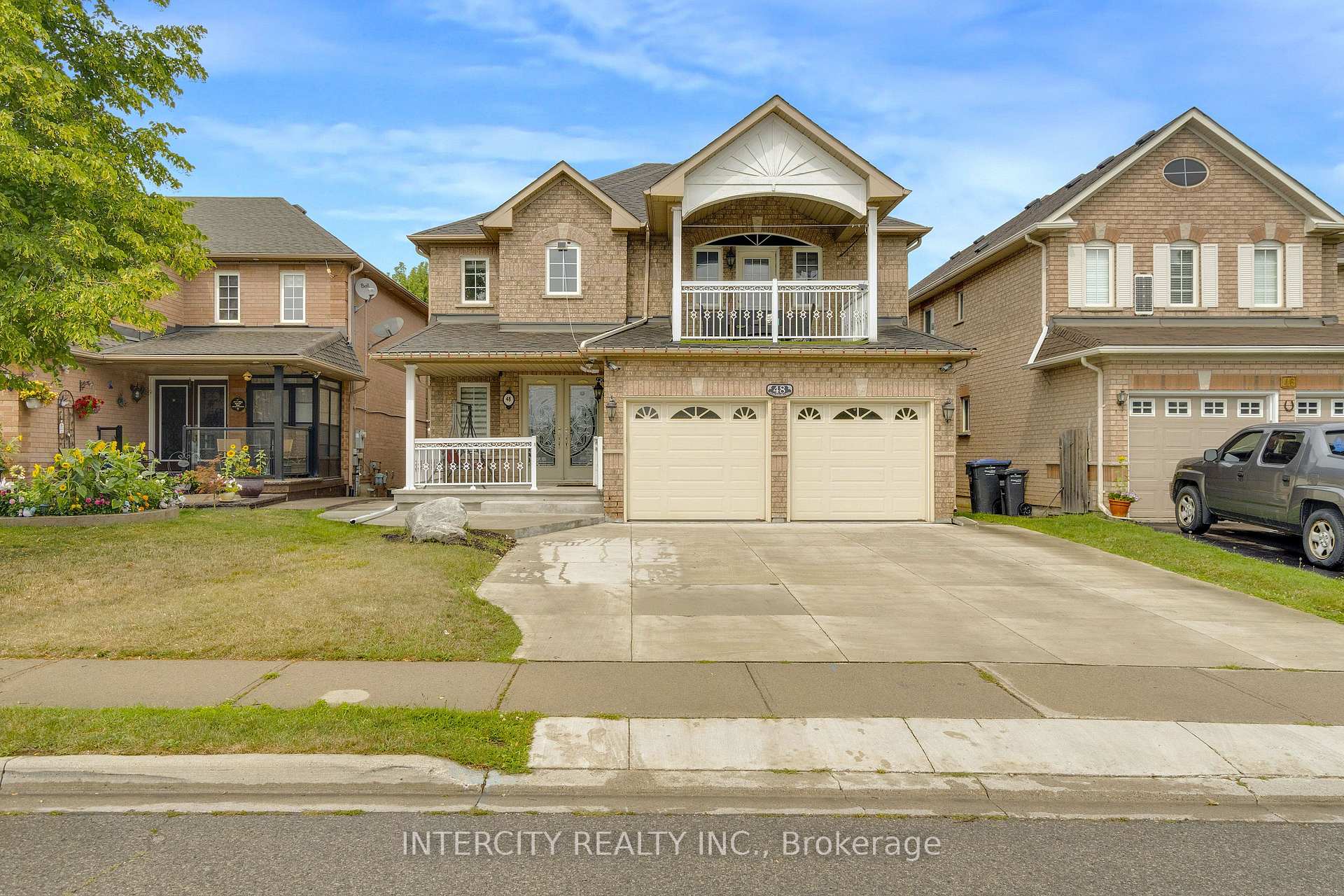 Photo 2 of 48 Avalanche Crescent, Brampton, Bram East — HOMEH