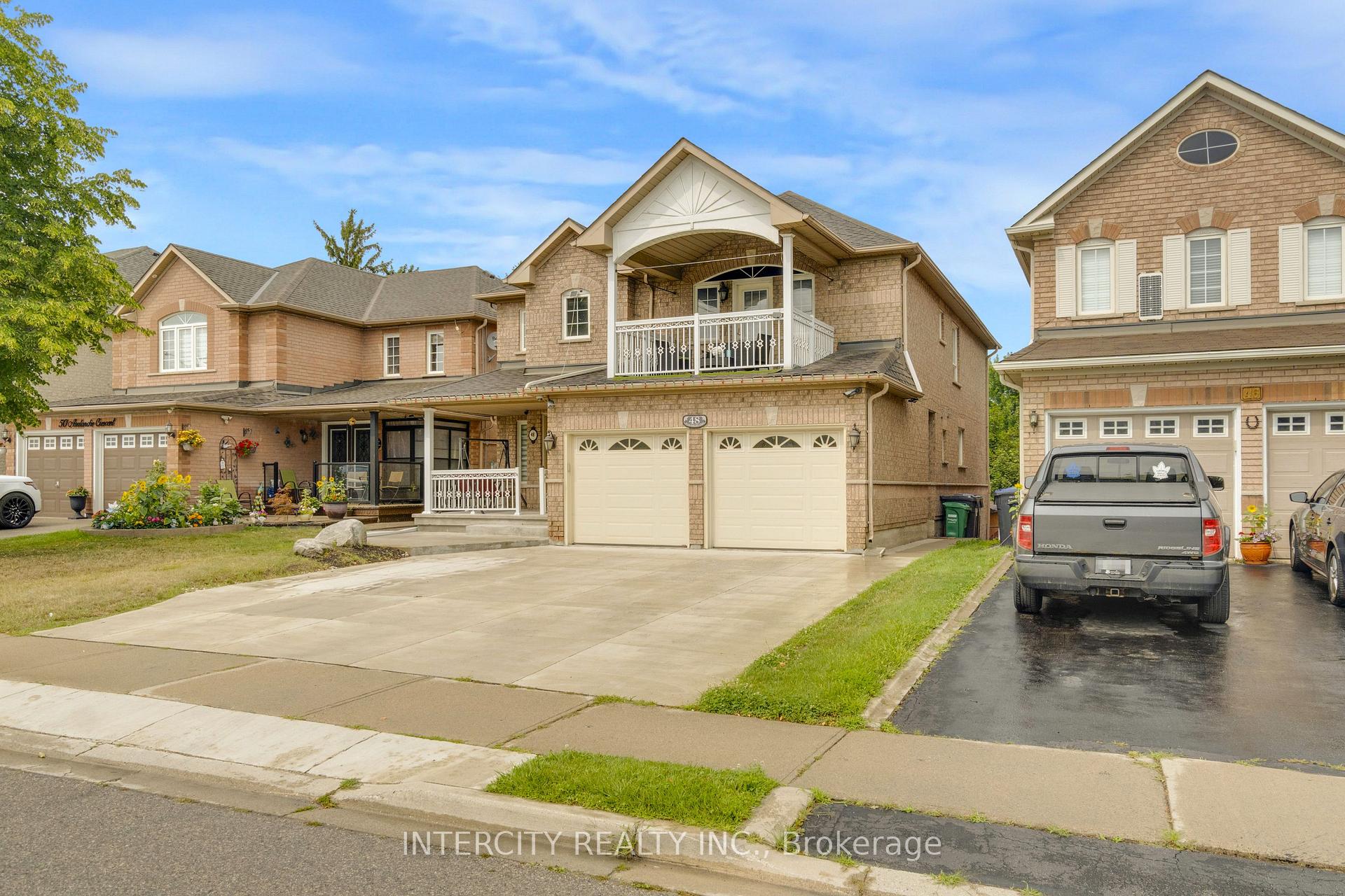 Photo 3 of 48 Avalanche Crescent, Brampton, Bram East — HOMEH