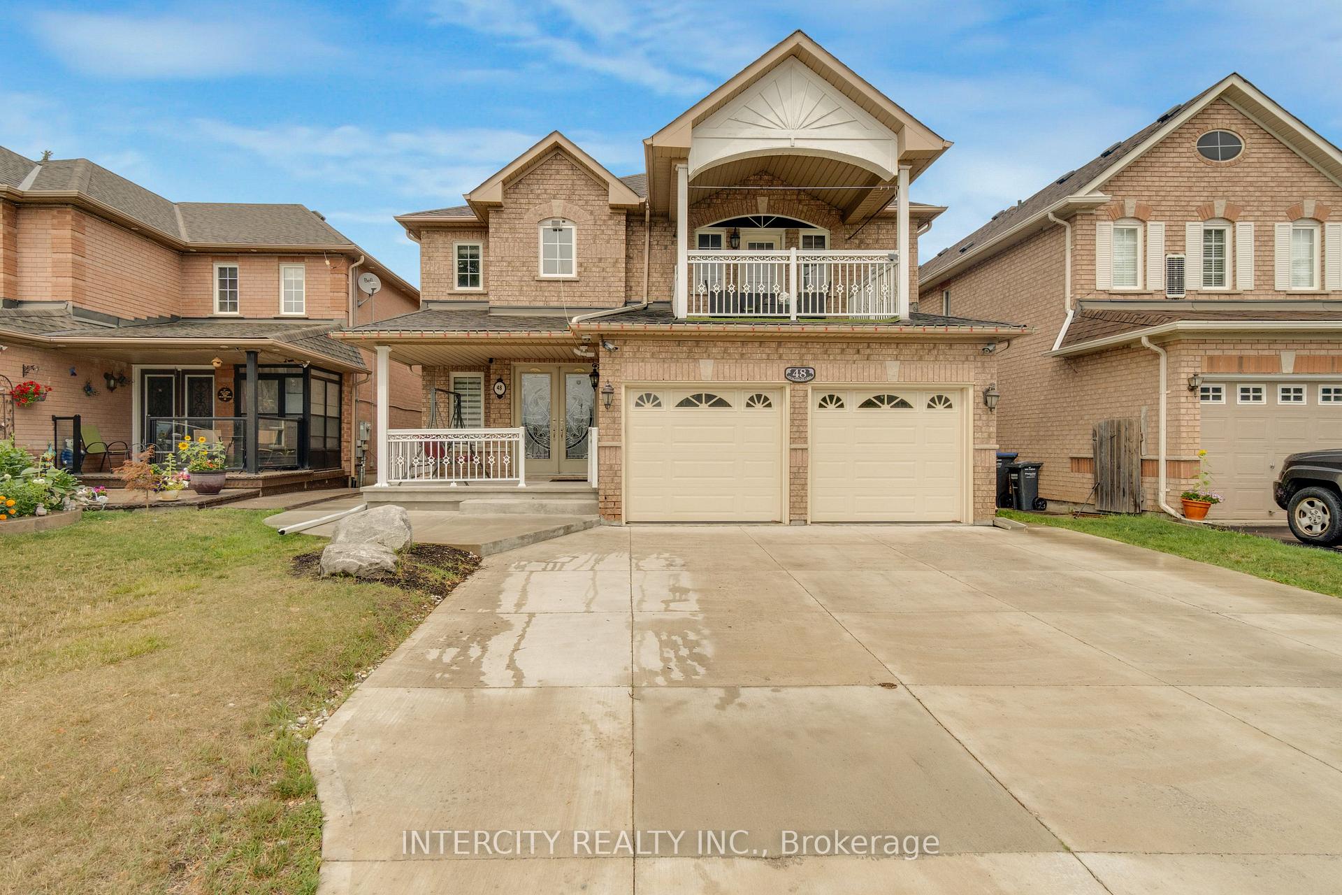 Photo 5 of 48 Avalanche Crescent, Brampton, Bram East — HOMEH