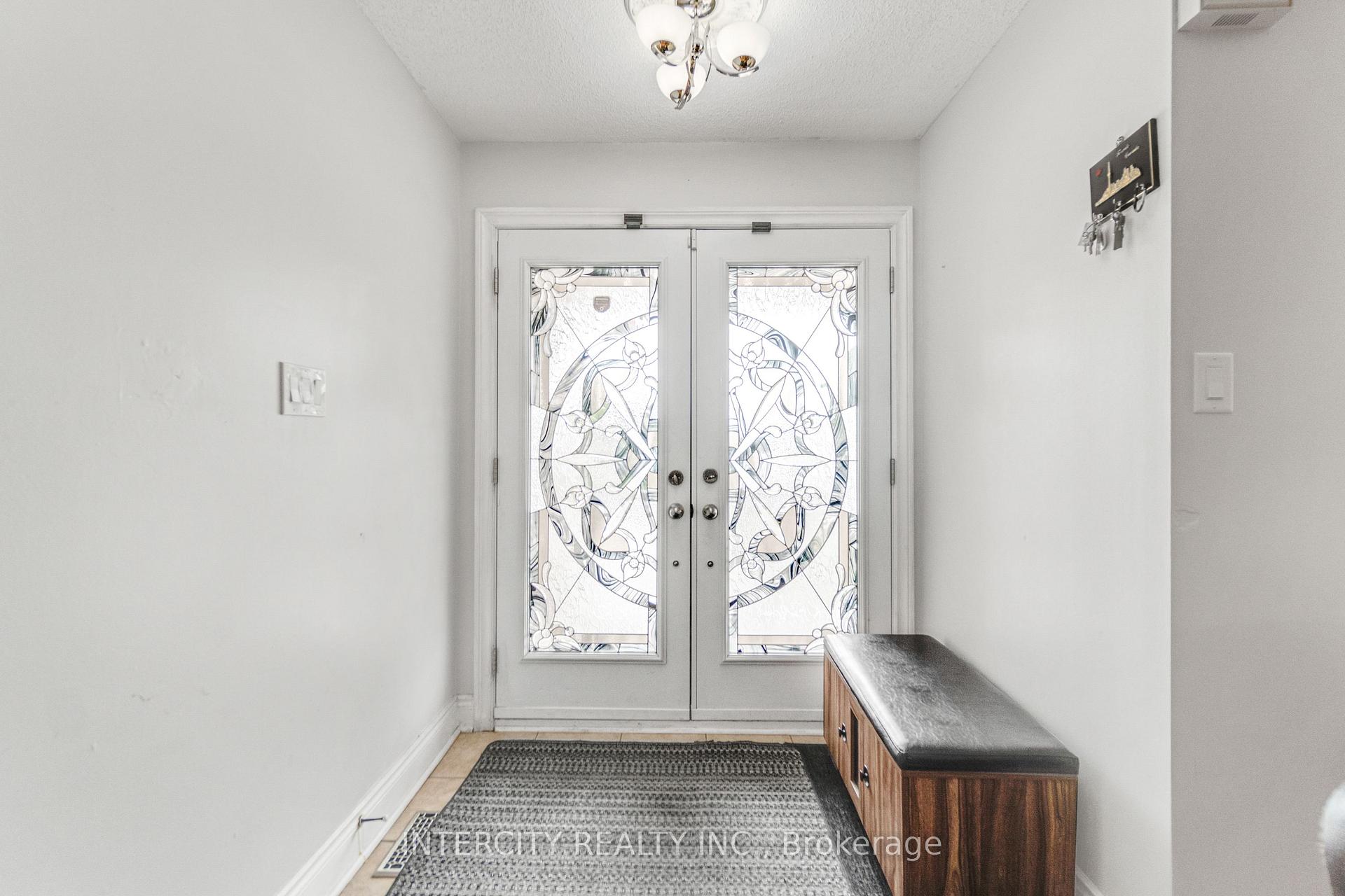 Photo 7 of 48 Avalanche Crescent, Brampton, Bram East — HOMEH