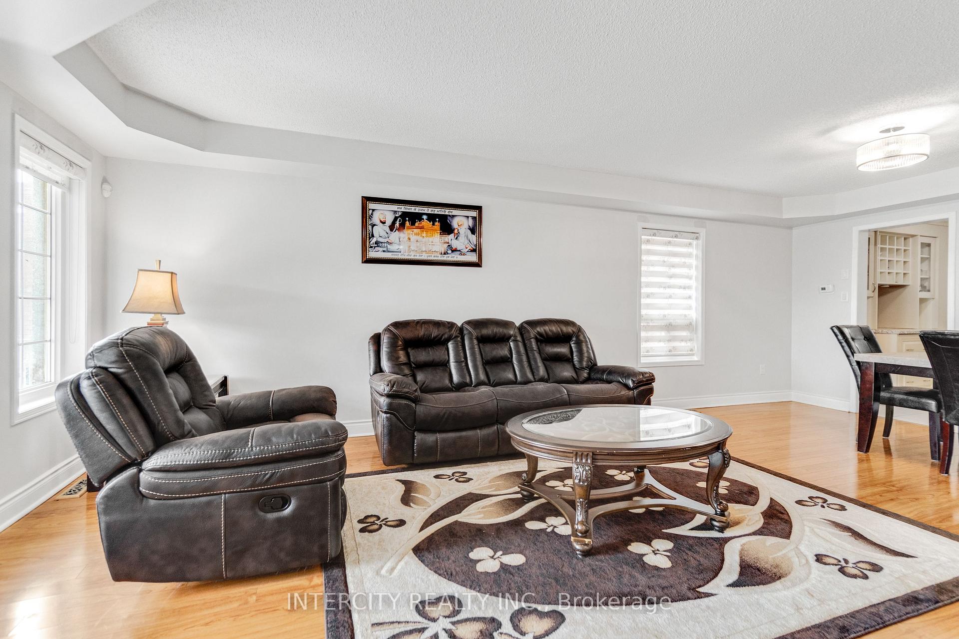 Photo 8 of 48 Avalanche Crescent, Brampton, Bram East — HOMEH