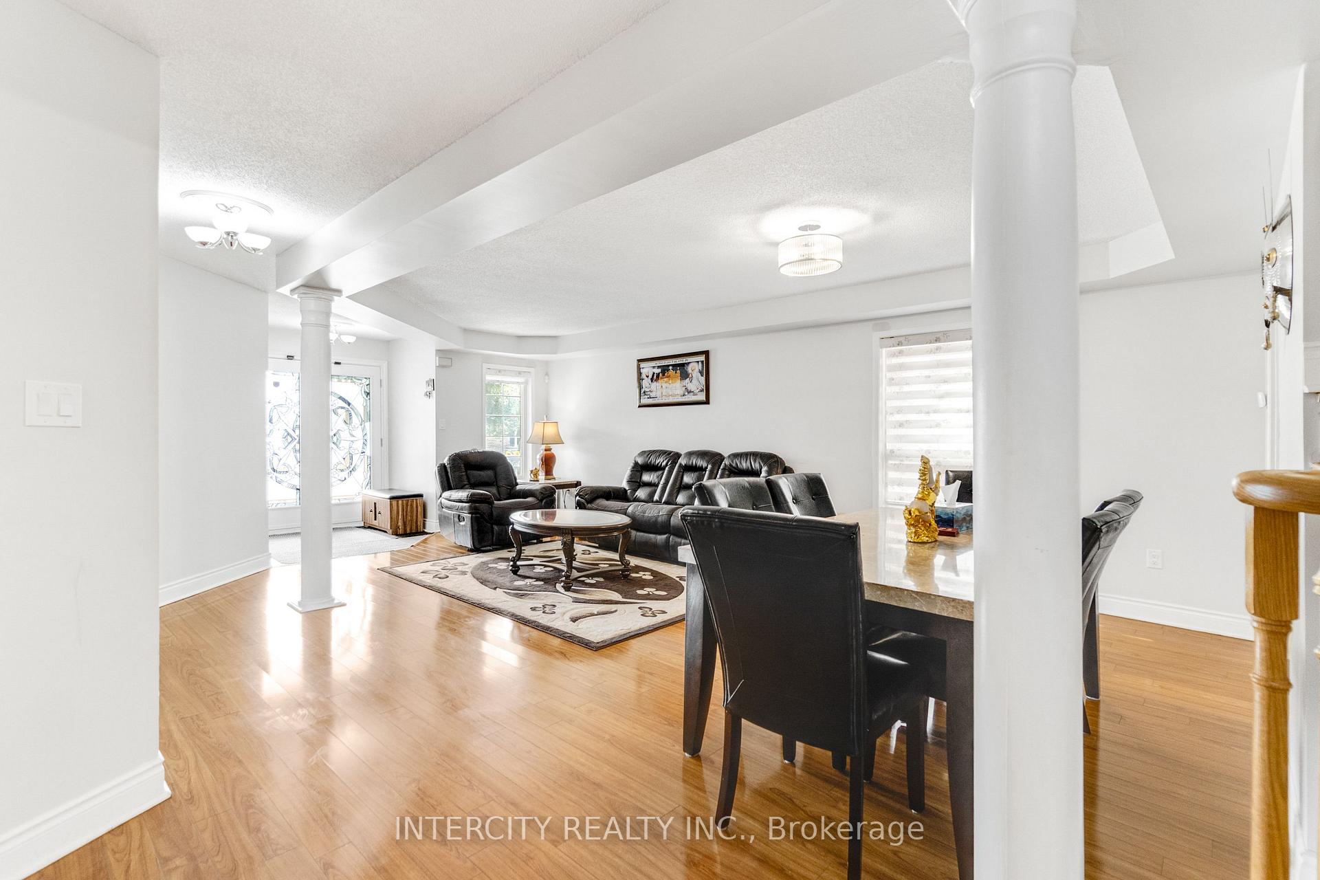Photo 9 of 48 Avalanche Crescent, Brampton, Bram East — HOMEH
