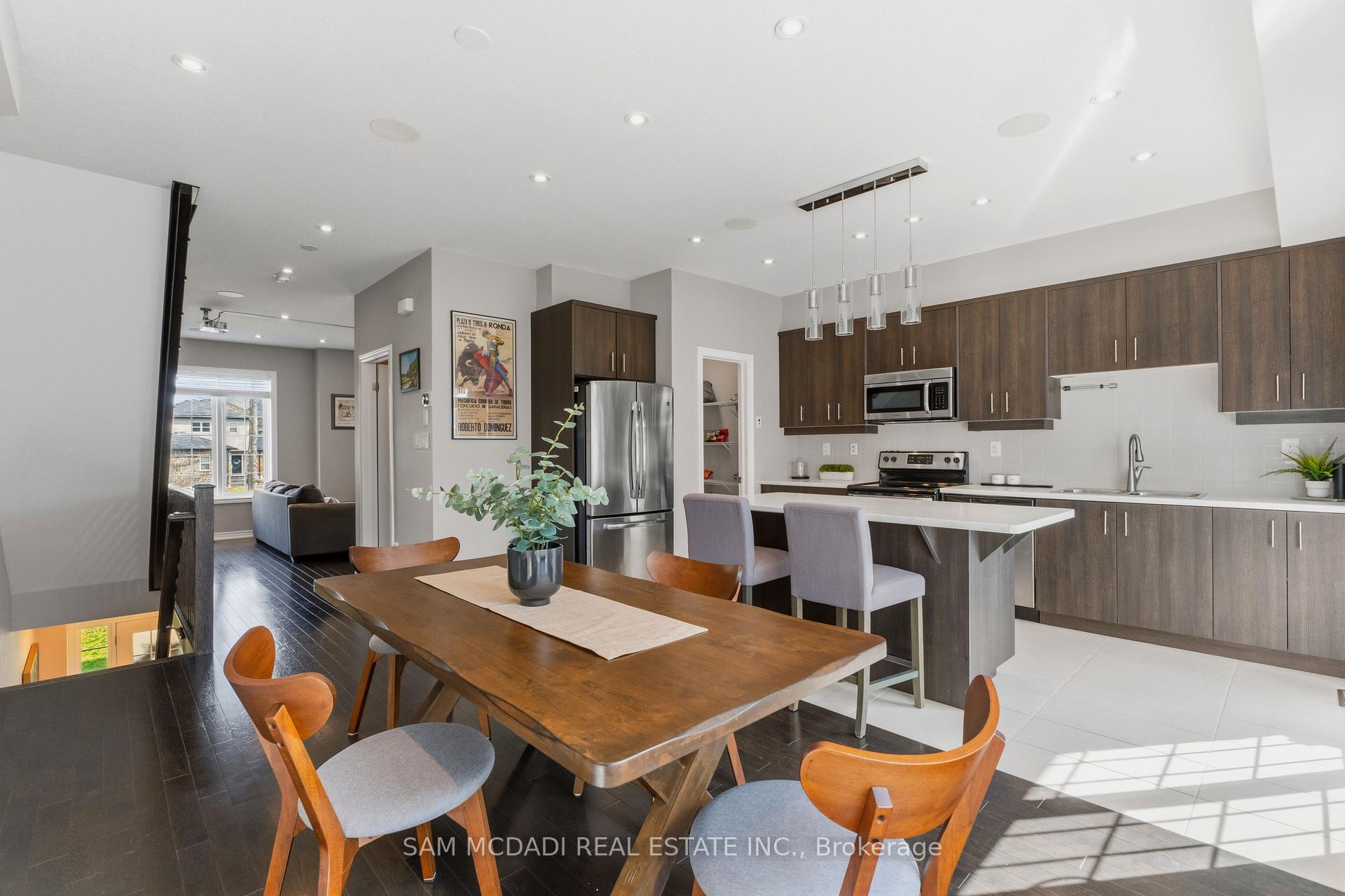 Photo 10 of Unit 9, 215 Dundas Street E, Hamilton, Waterdown — HOMEH