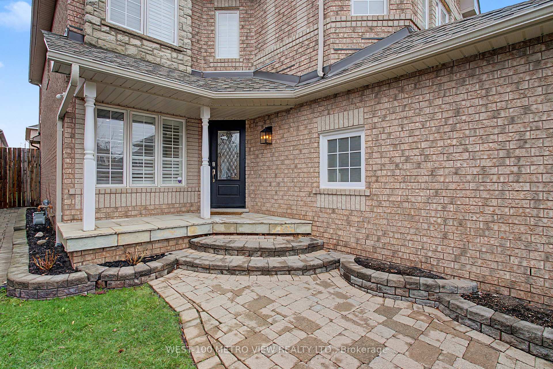 Photo 2 of 57 Forsyth Crescent, Halton Hills, Georgetown — HOMEH