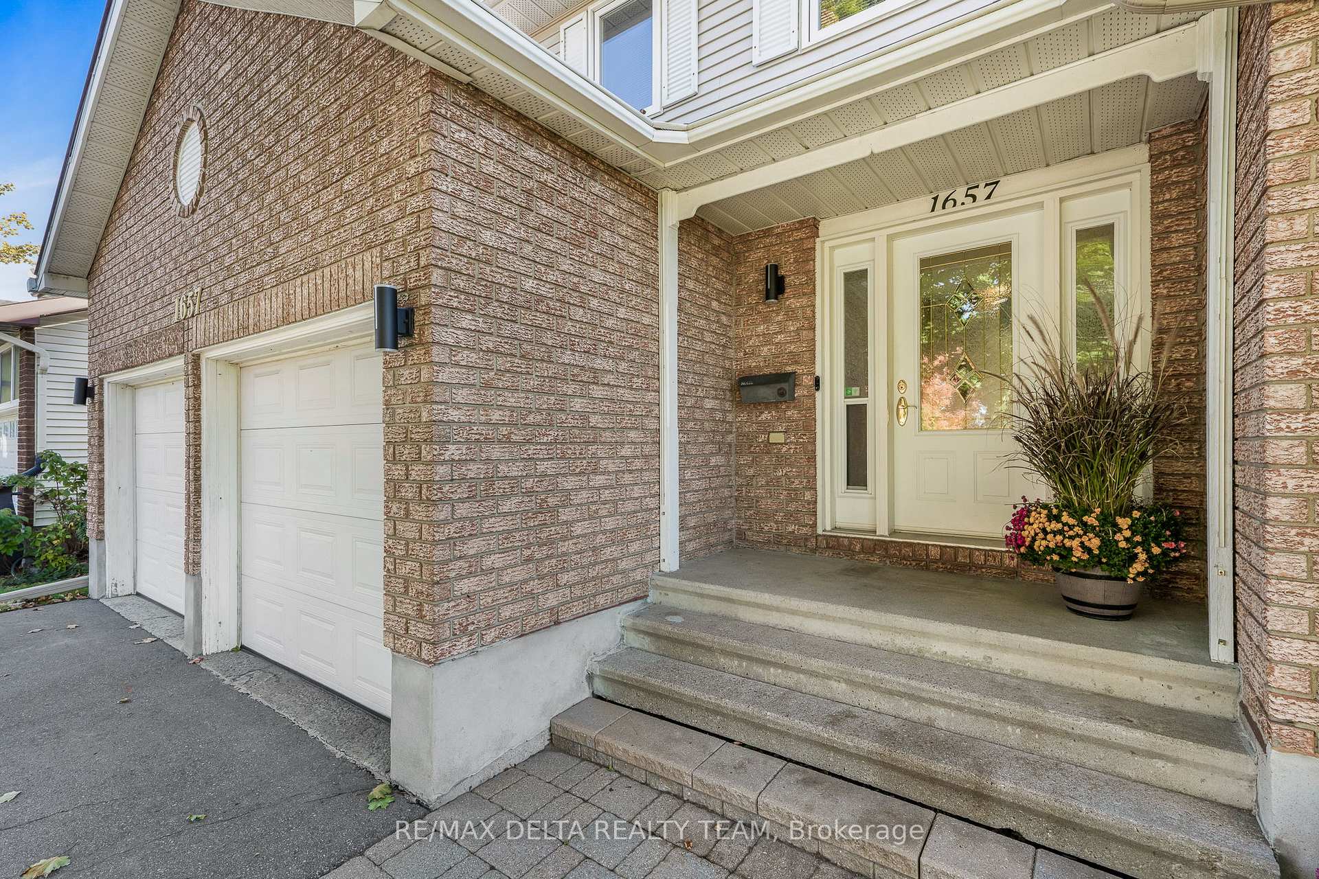 Photo 2 of 1657 Bottriell Way, Ottawa, Fallingbrook/Pineridge — HOMEH