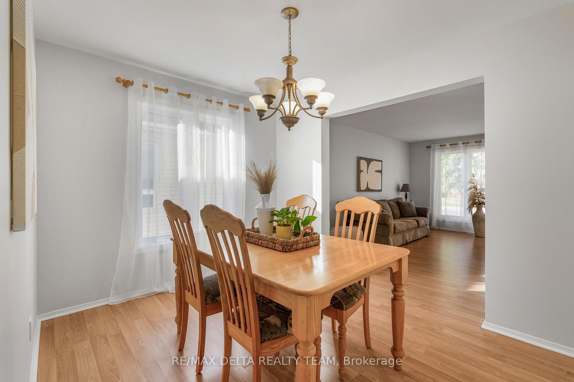 Photo 6 of 1657 Bottriell Way, Ottawa, Fallingbrook/Pineridge — HOMEH