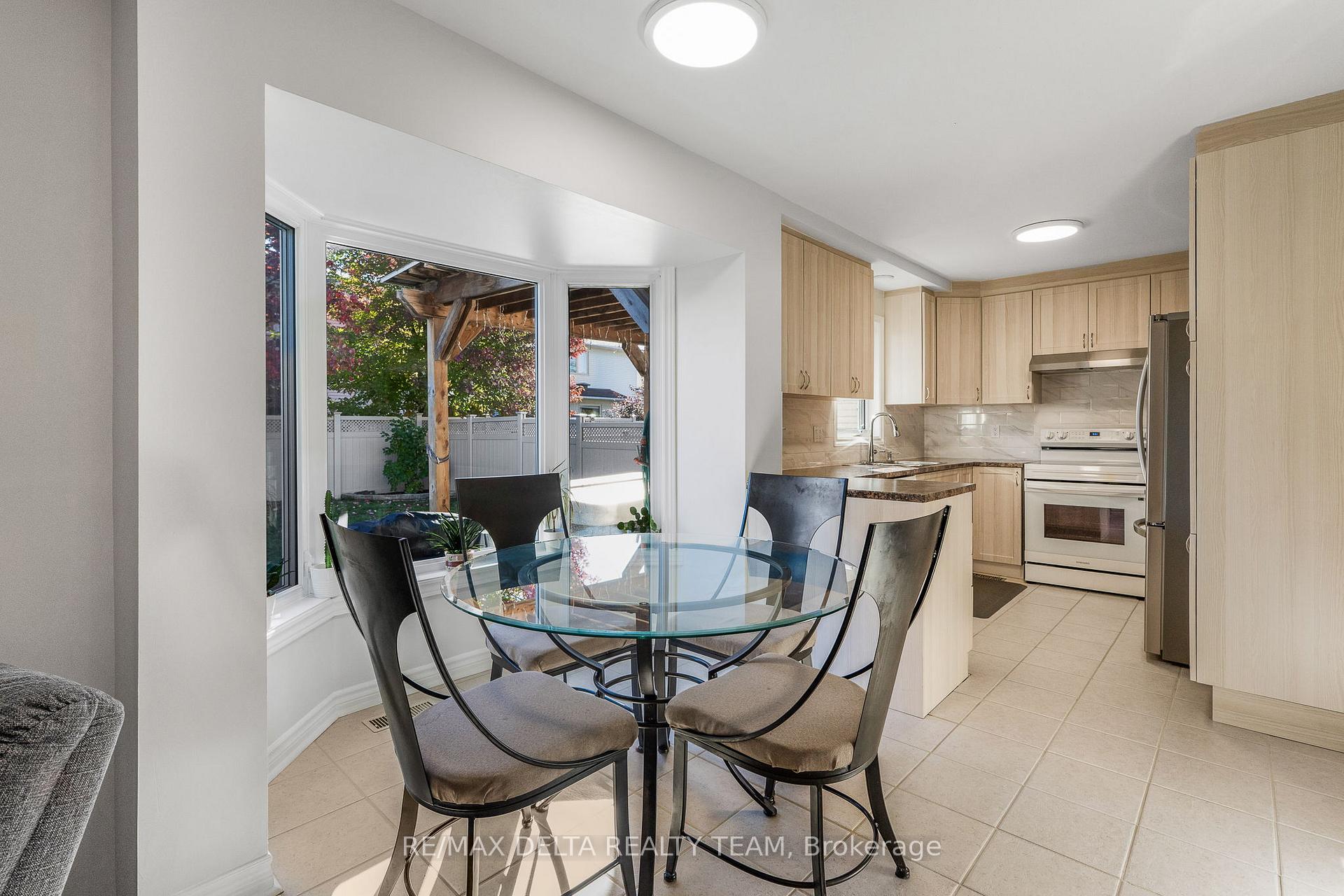 Photo 8 of 1657 Bottriell Way, Ottawa, Fallingbrook/Pineridge — HOMEH